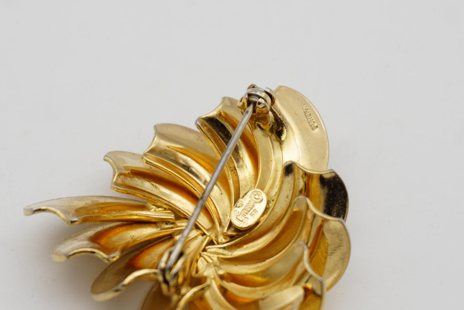 Christian Dior GROSSE 1958 Vintage Swirl Twist Fan Blade Triangle Gold Brooch  For Sale 5