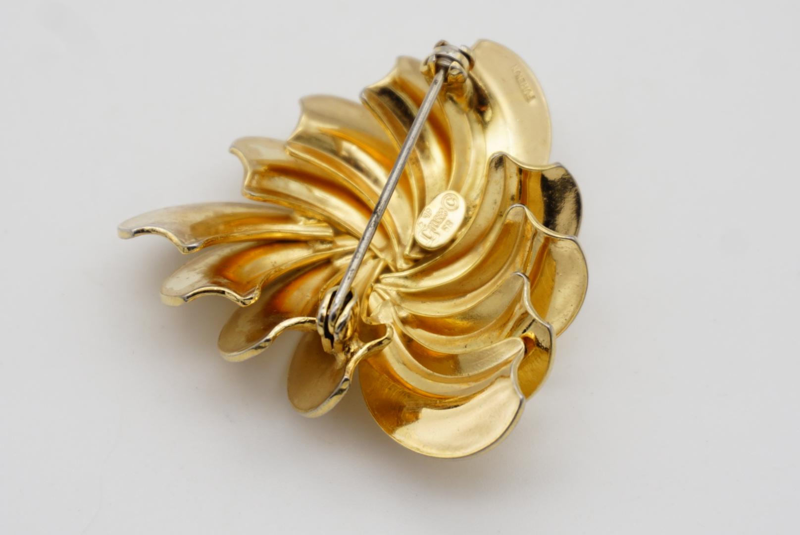 Christian Dior GROSSE 1958 Vintage Swirl Twist Fan Blade Triangle Gold Brooch  For Sale 6