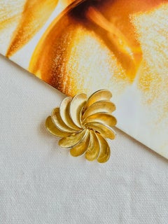 Christian Dior GROSSE 1958 Vintage Swirl Twist Fan Blade Triangle Gold Brooch