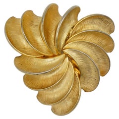 Christian Dior GROSSE 1958 Vintage Swirl Twist Fan Blade Triangle Gold Brooch 
