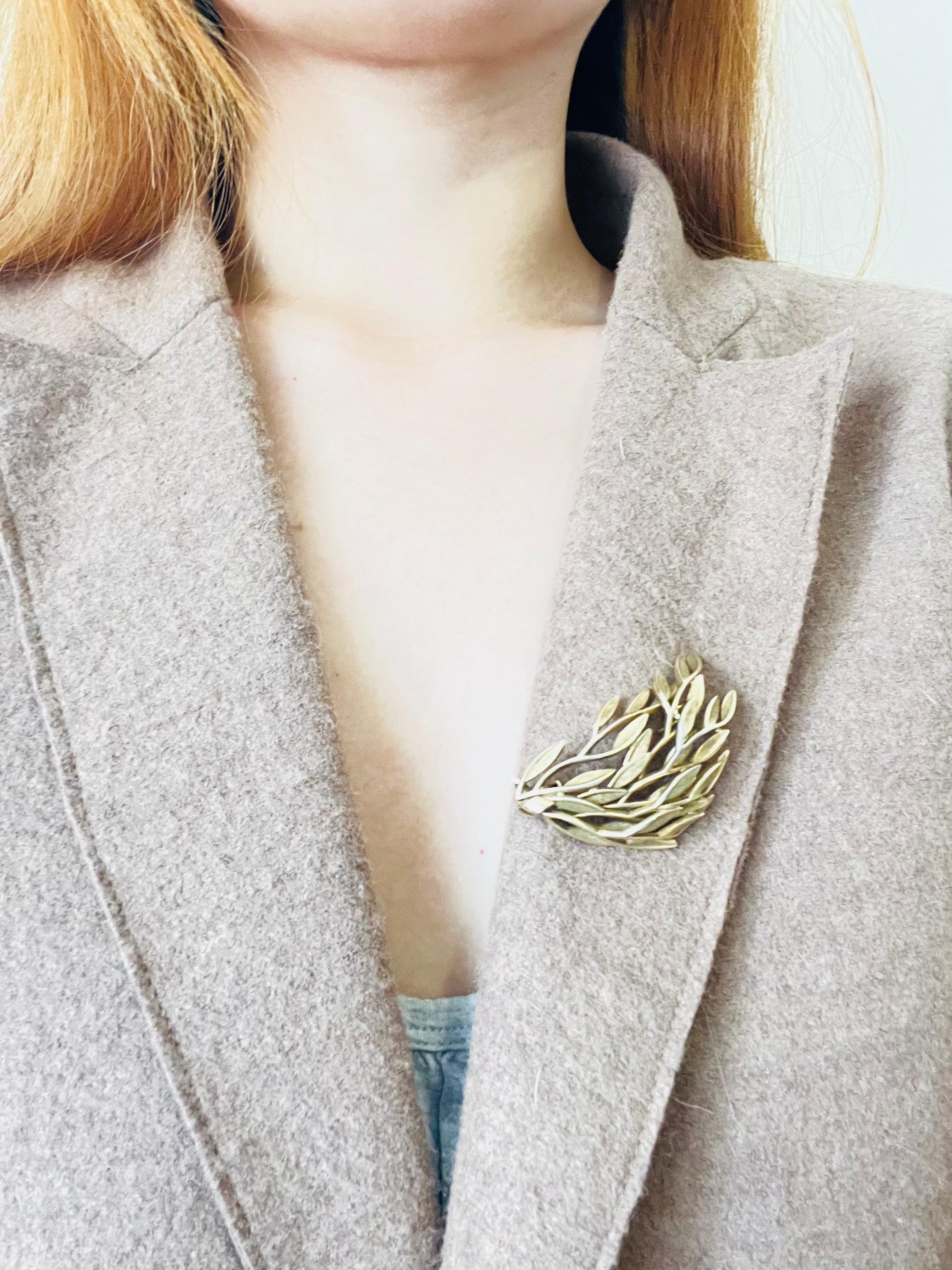 Christian Dior GROSSE 1958 Vintage Wave Swirl Leaf Feather Branch Gold Brooch  In Good Condition For Sale In Wokingham, England