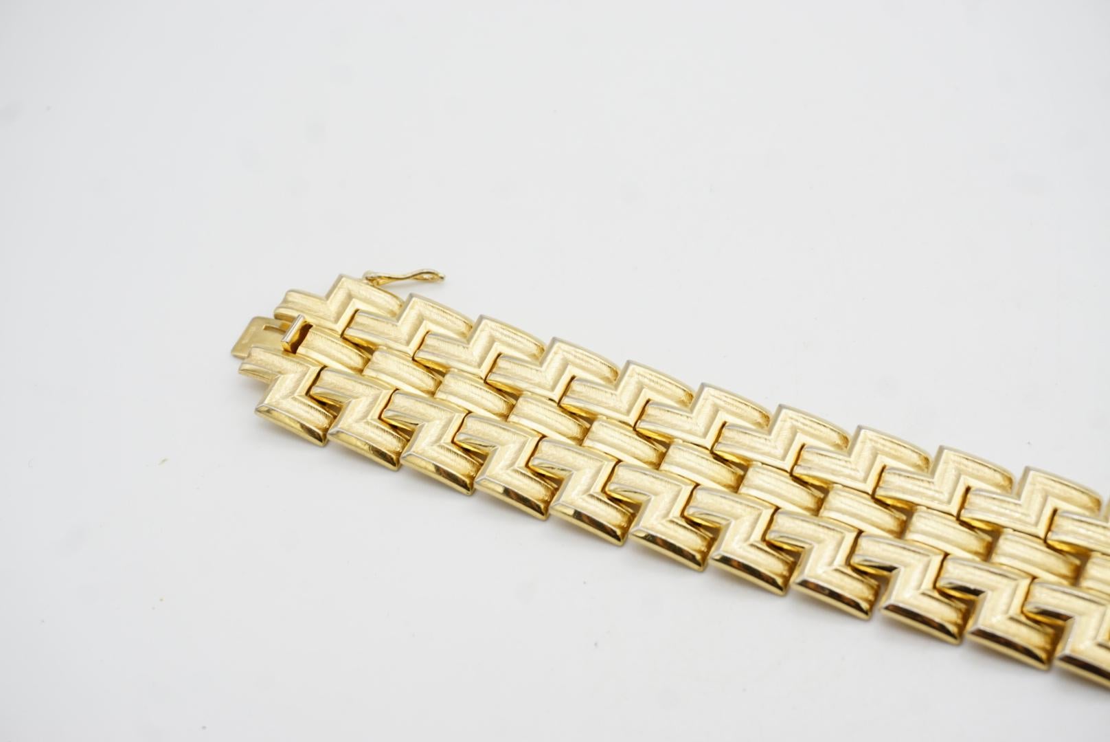 Christian Dior GROSSE 1958 Bracciale a maglie larghe A Link intrecciate e traforate in vendita 7