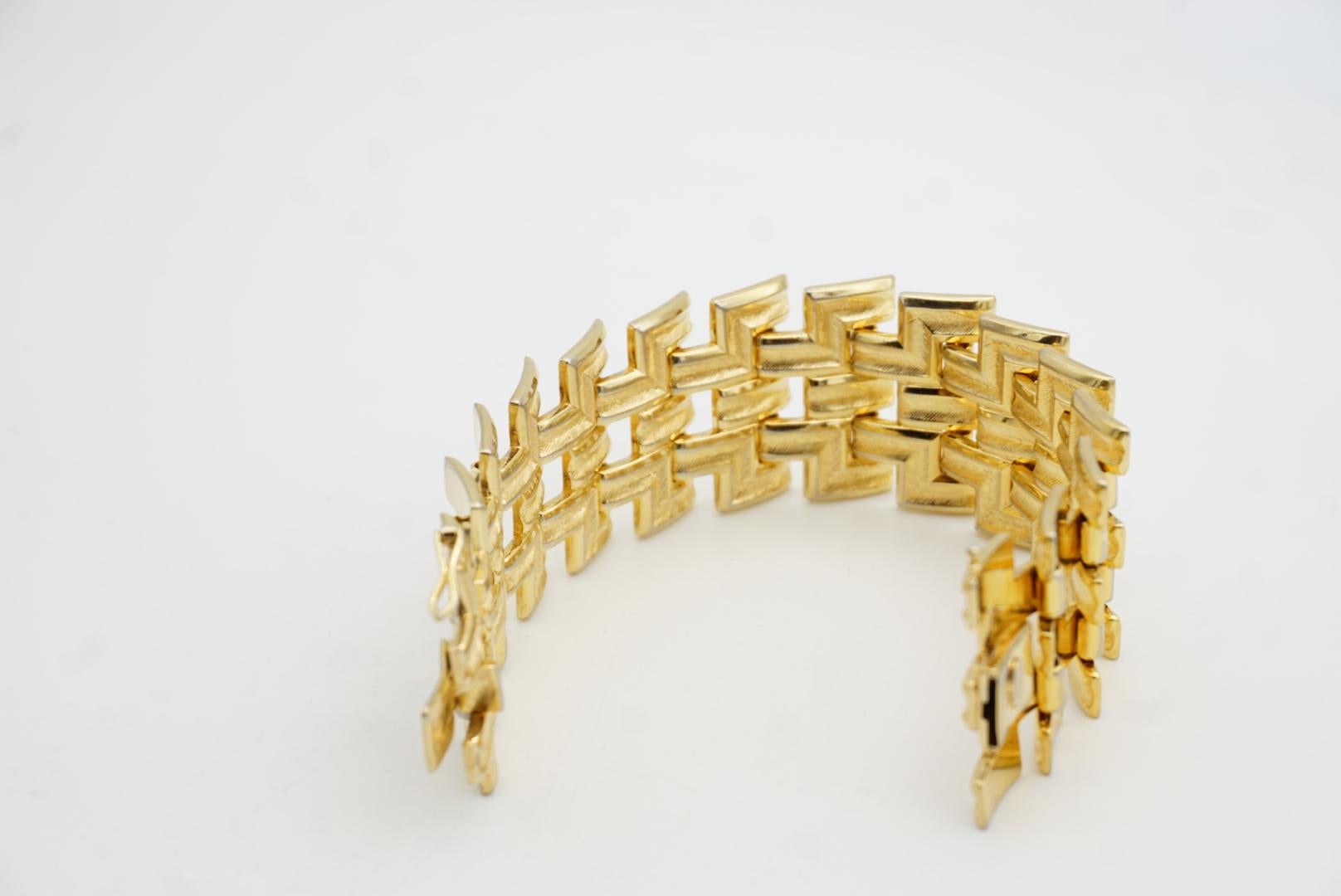 Christian Dior GROSSE 1958 Bracciale a maglie larghe A Link intrecciate e traforate in vendita 10