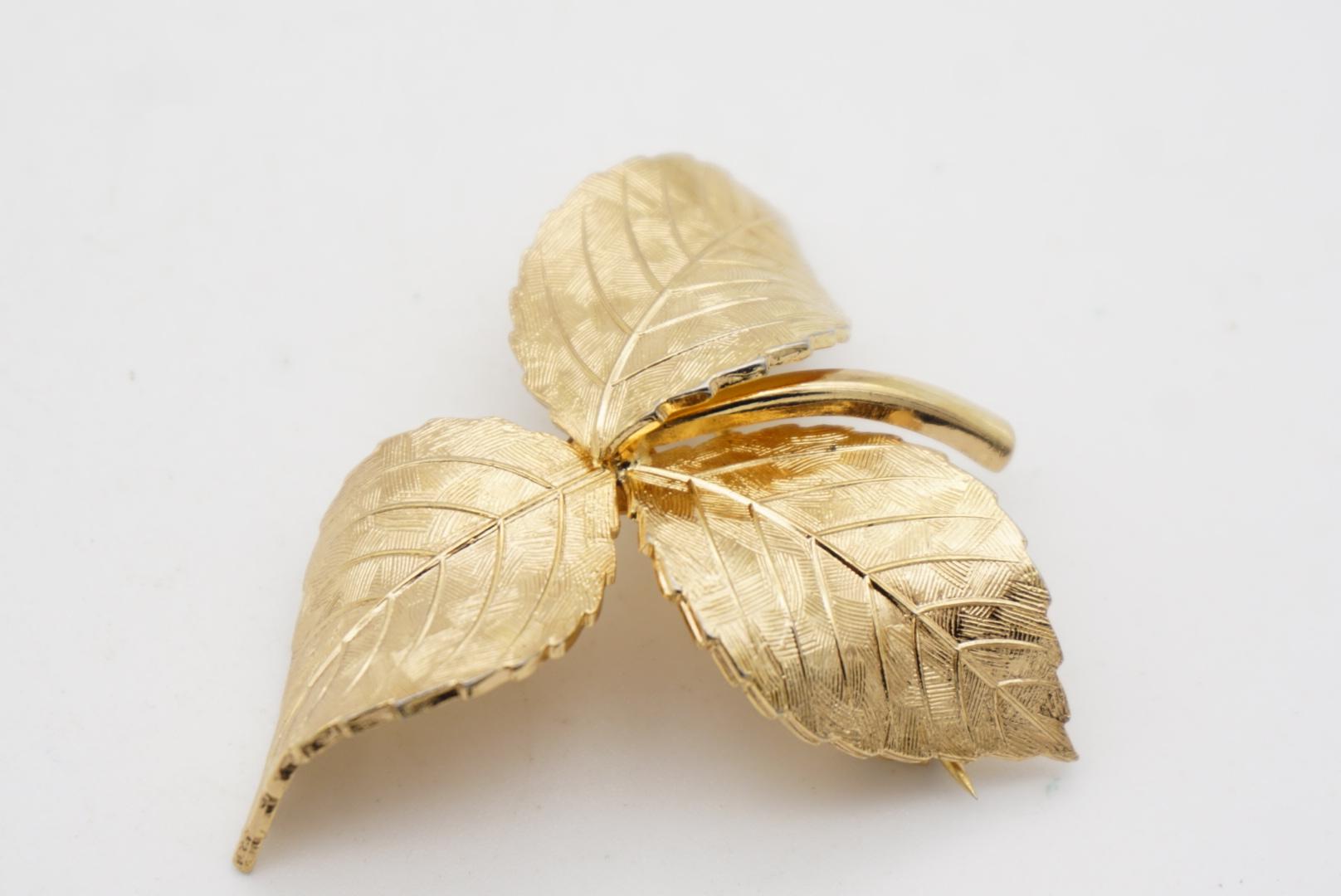 Christian Dior GROSSE 1959 Vivid Texture Trio Leaf Wavy Swirl Twist Gold Brooch For Sale 4