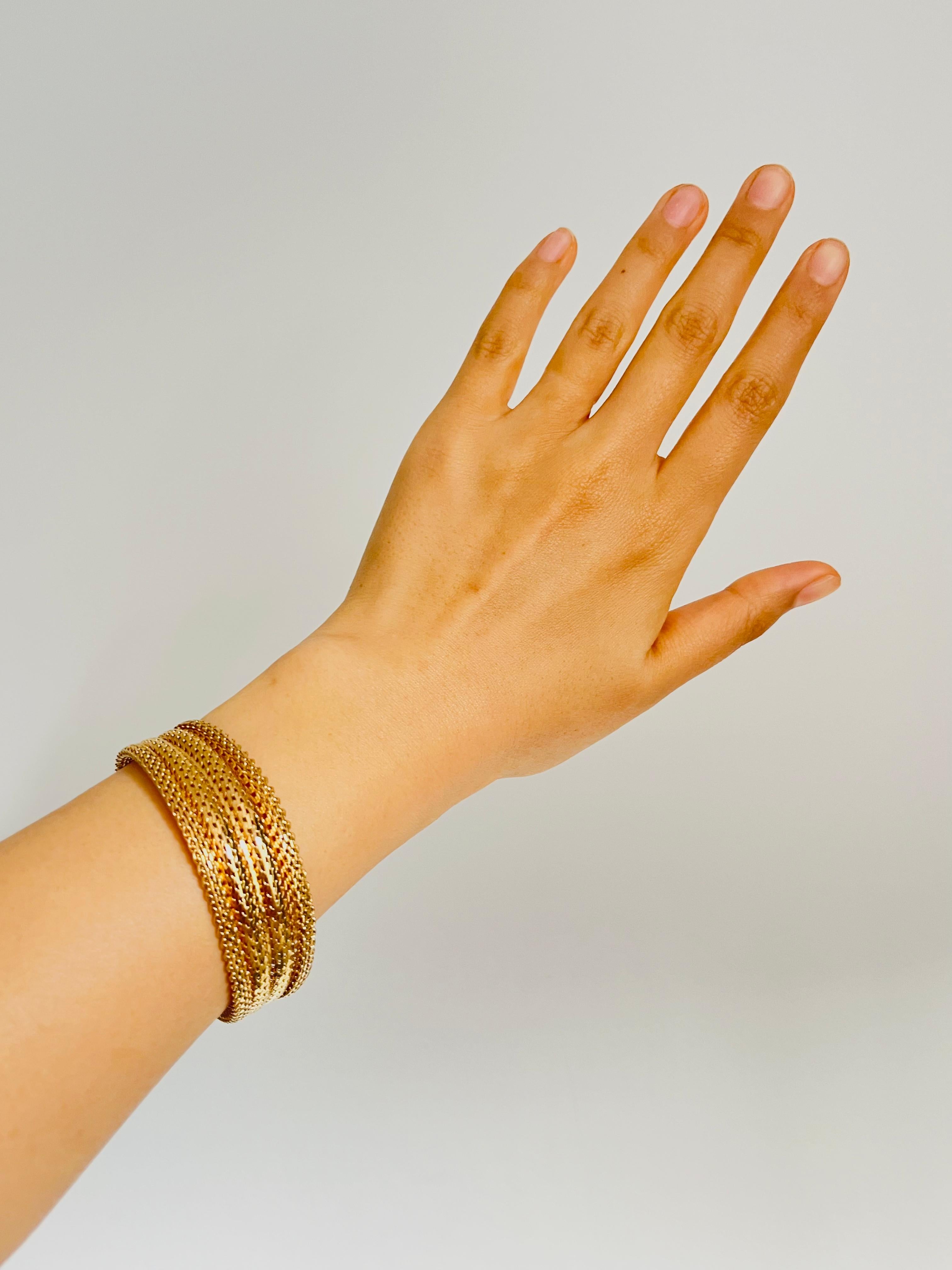 Christian Dior GROSSE 1960 Fish Ridged Woven Mesh Link Gold Modernist Bracelet im Angebot 1