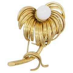 Christian Dior GROSSE 1960 Vintage Vivid Flower Weiße Goldbrosche mit geschwungenem Blattgold