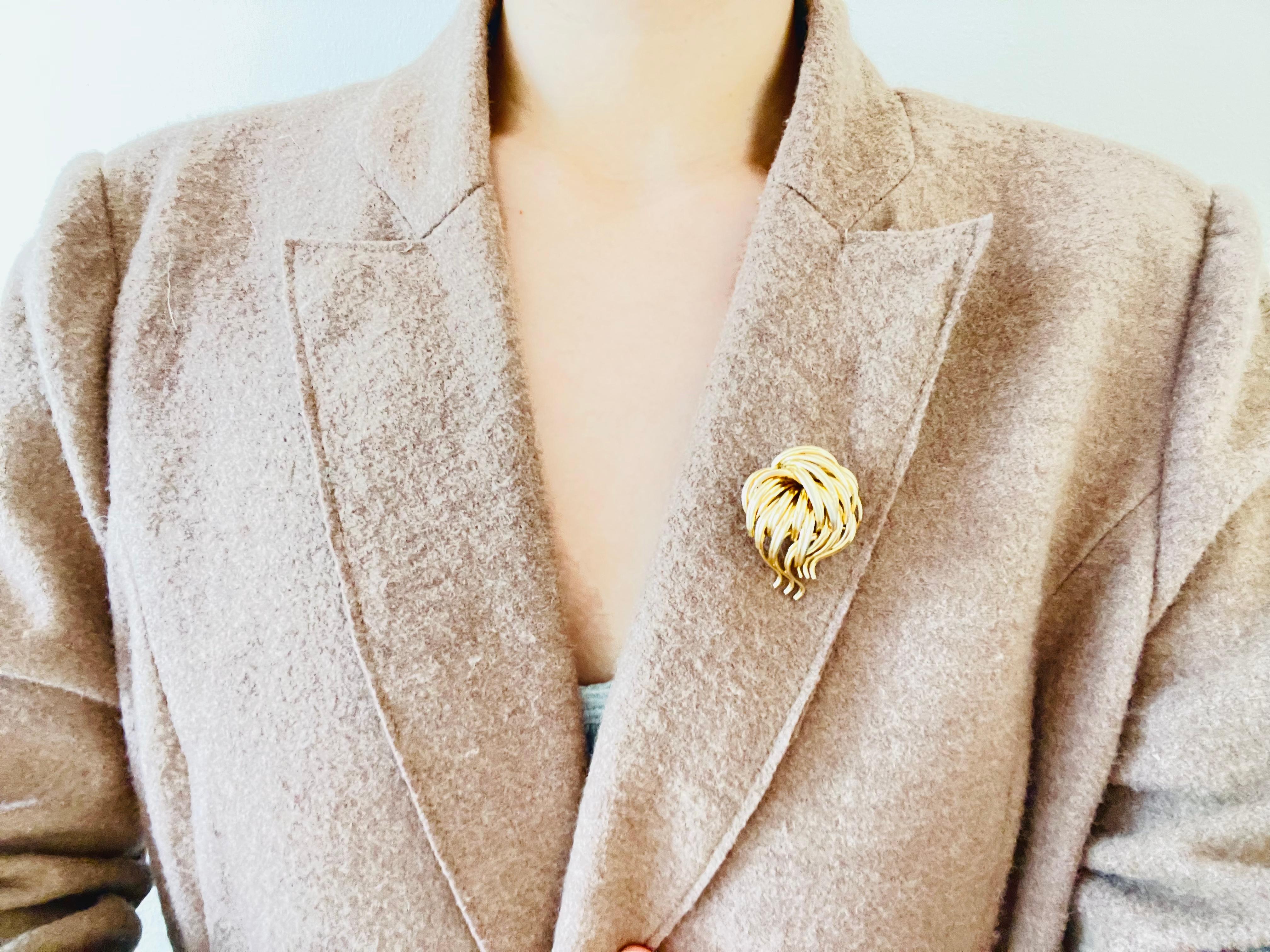 Women's or Men's Christian Dior GROSSE 1960 Vintage Wave Cluster Flower Leaf Bouquet Gold Brooch For Sale