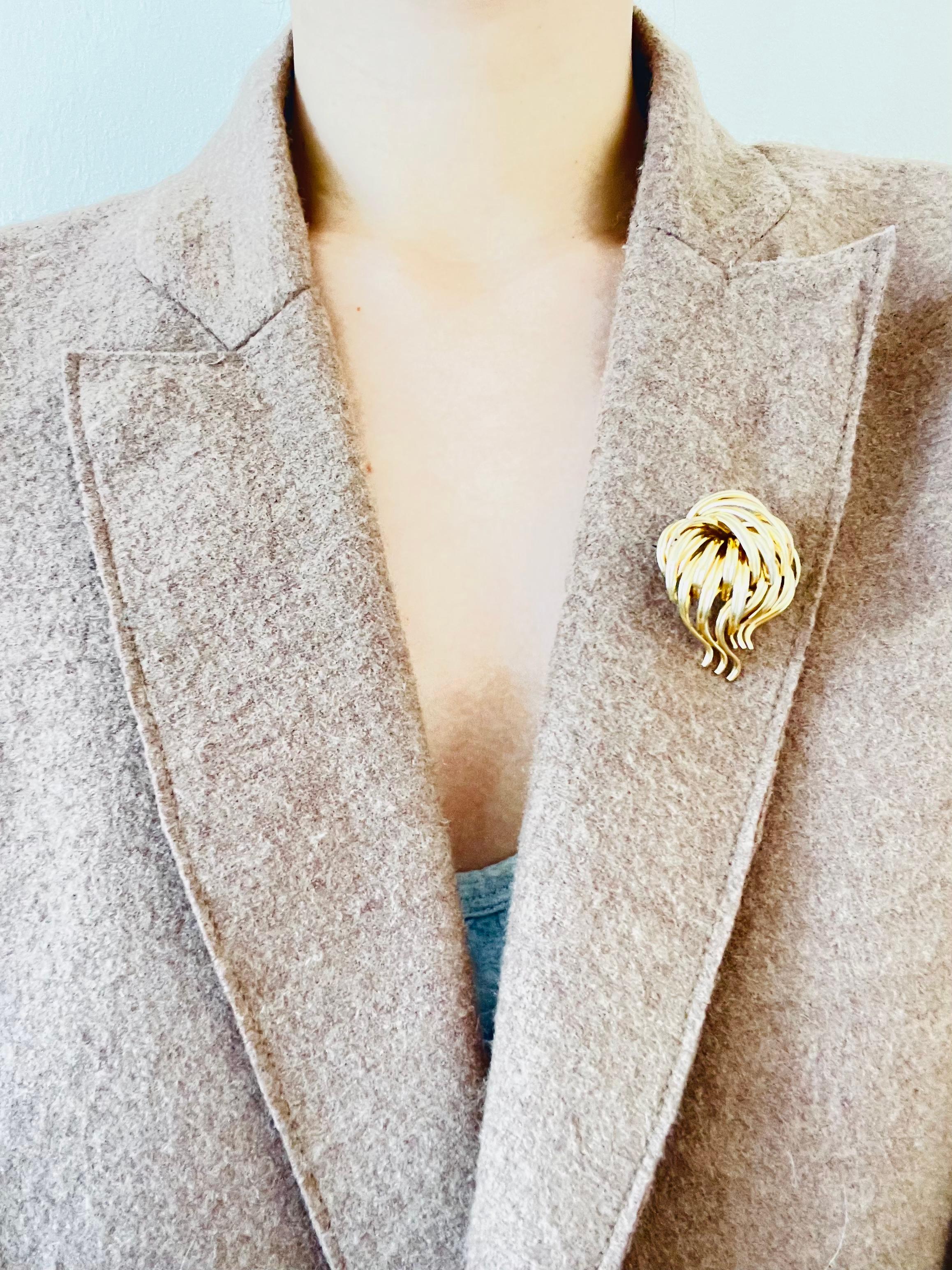 Christian Dior GROSSE 1960 Vintage Wave Cluster Flower Leaf Bouquet Gold Brooch For Sale 1