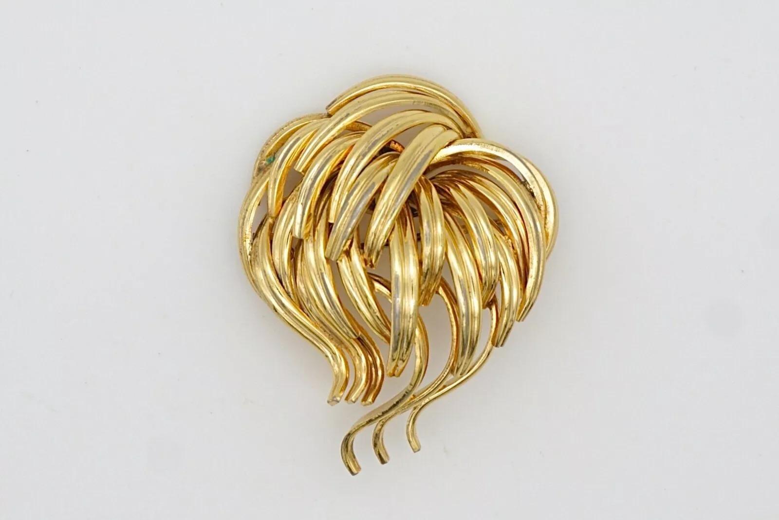 Christian Dior GROSSE 1960 Vintage Wave Cluster Flower Leaf Bouquet Gold Brooch For Sale 2