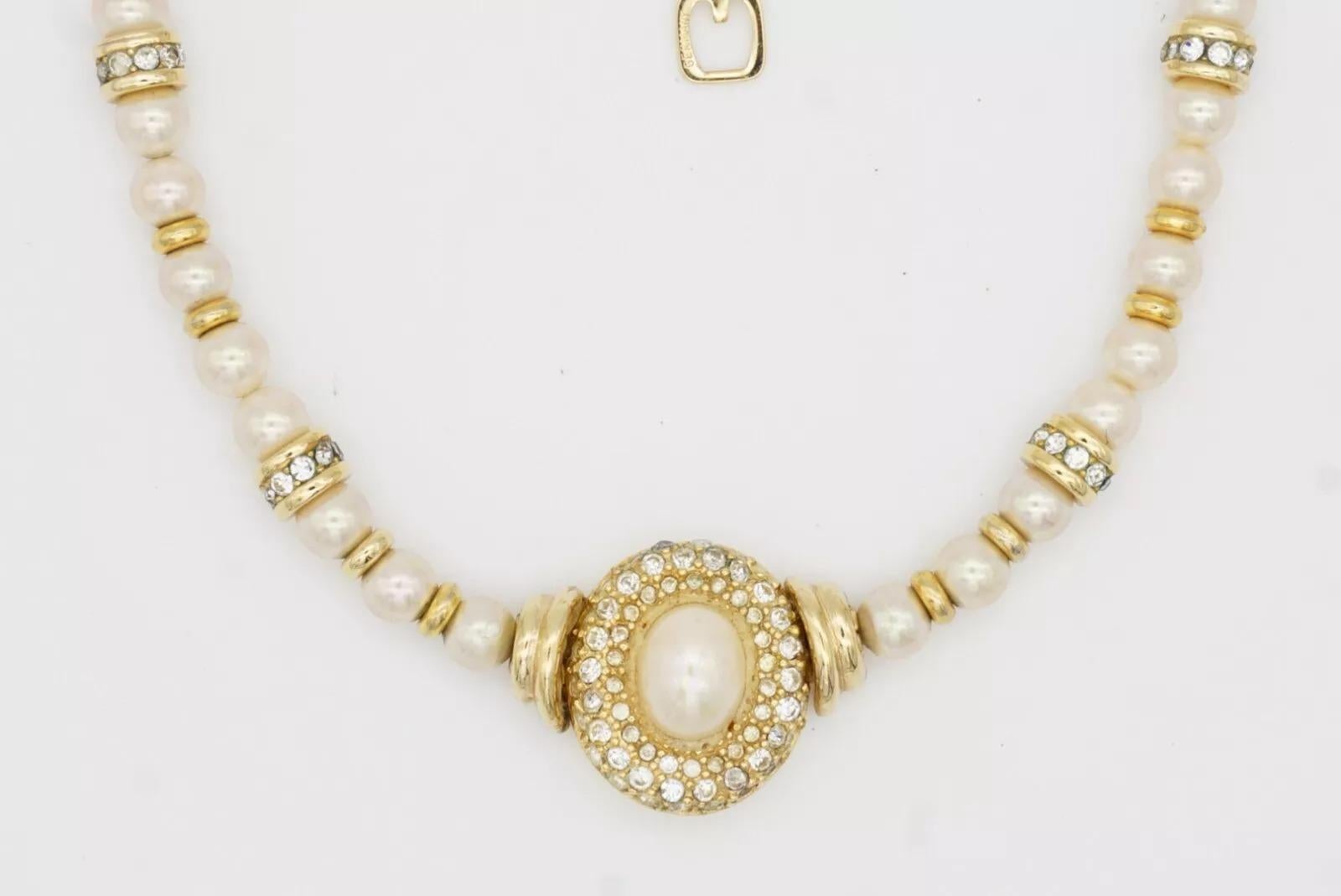 Christian Dior GROSSE 1960s White Oval Crystals Pendant Beaded Pearls Necklace For Sale 8