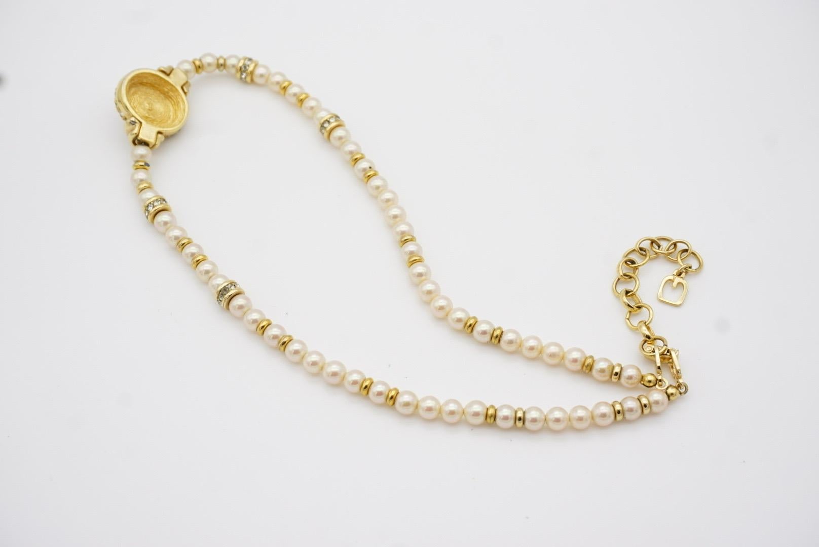 Christian Dior GROSSE 1960s White Oval Crystals Pendant Beaded Pearls Necklace For Sale 11