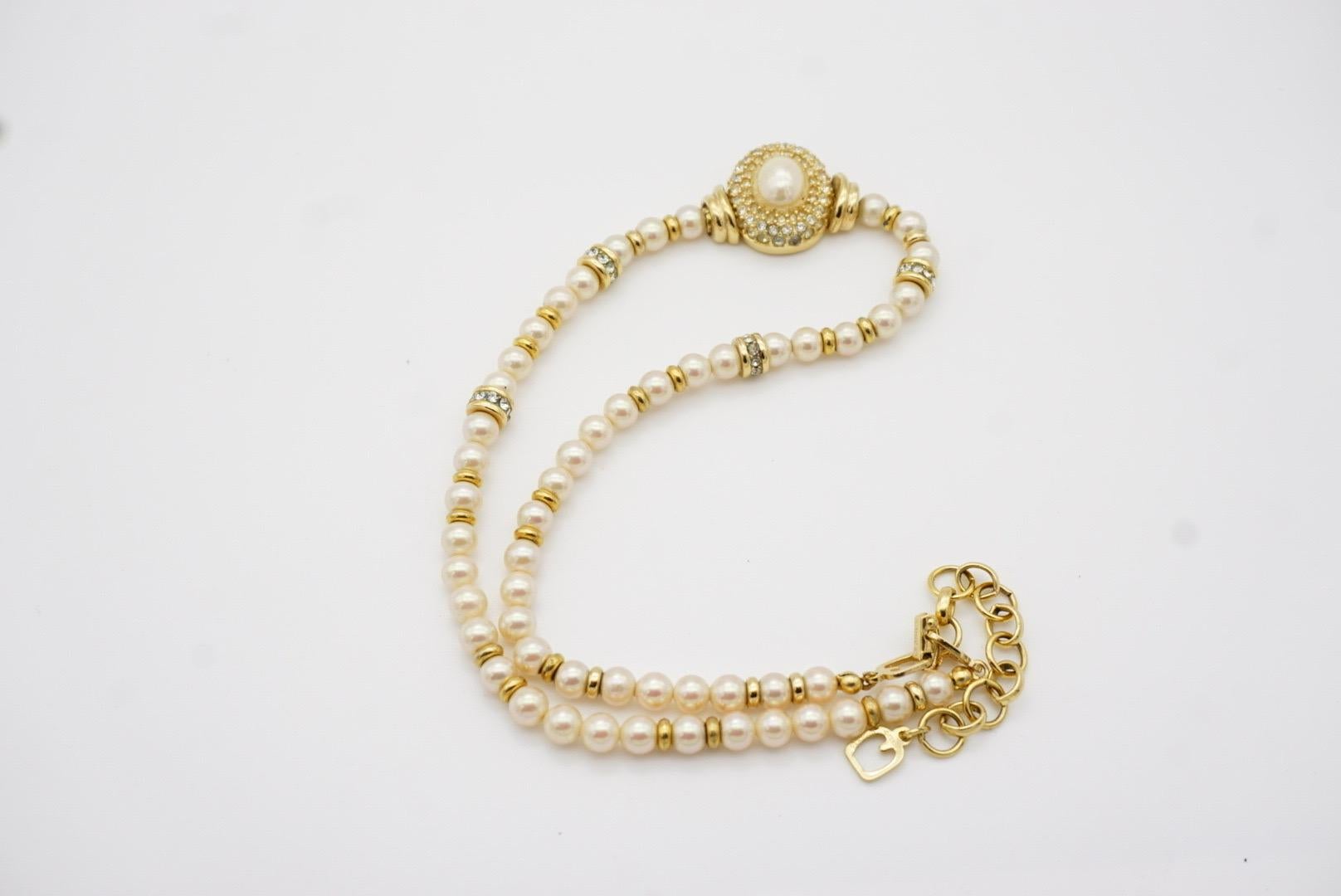 Christian Dior GROSSE 1960s White Oval Crystals Pendant Beaded Pearls Necklace For Sale 12
