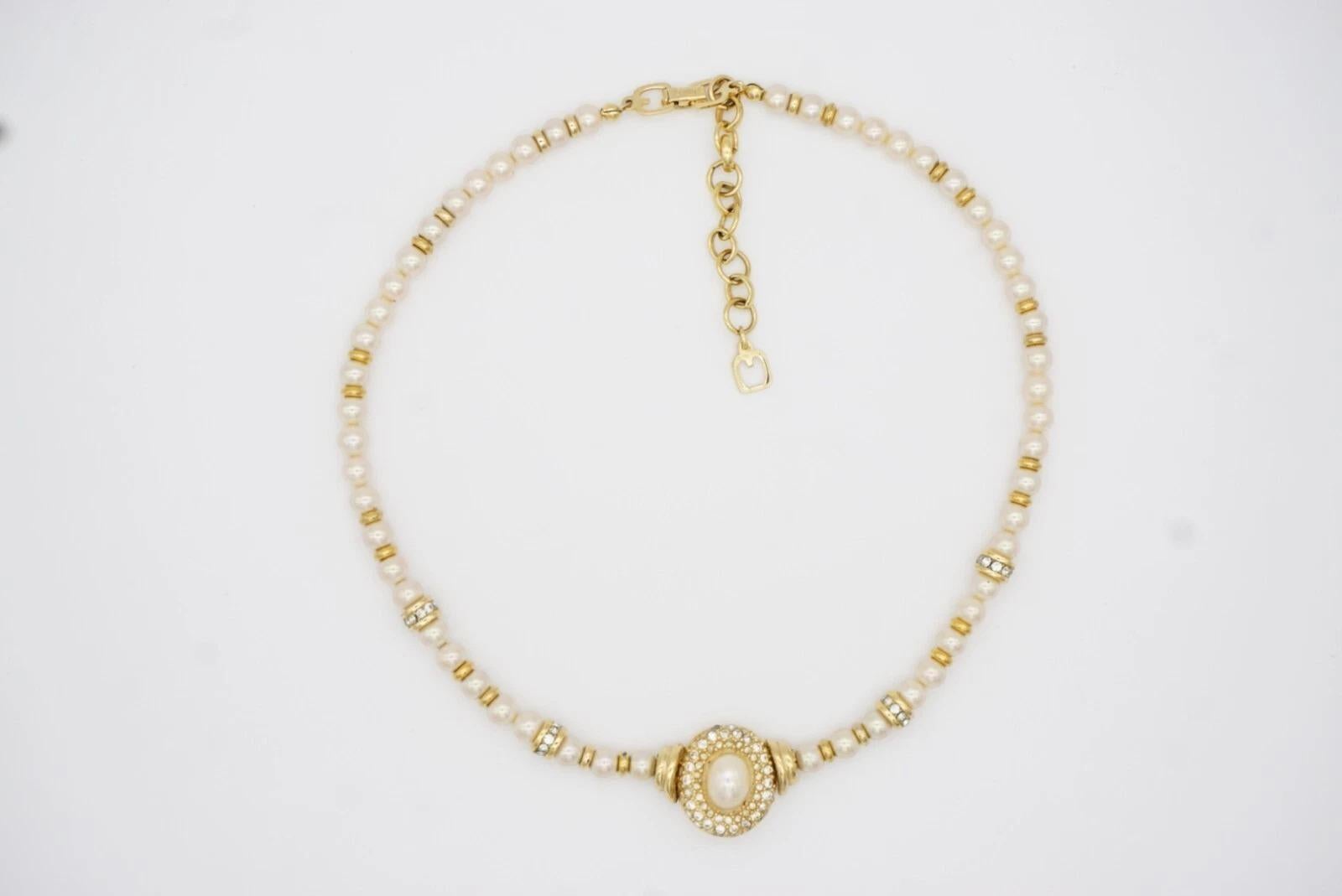 Christian Dior GROSSE 1960 Collana ovale bianca con cristalli e perle di perline in vendita 14
