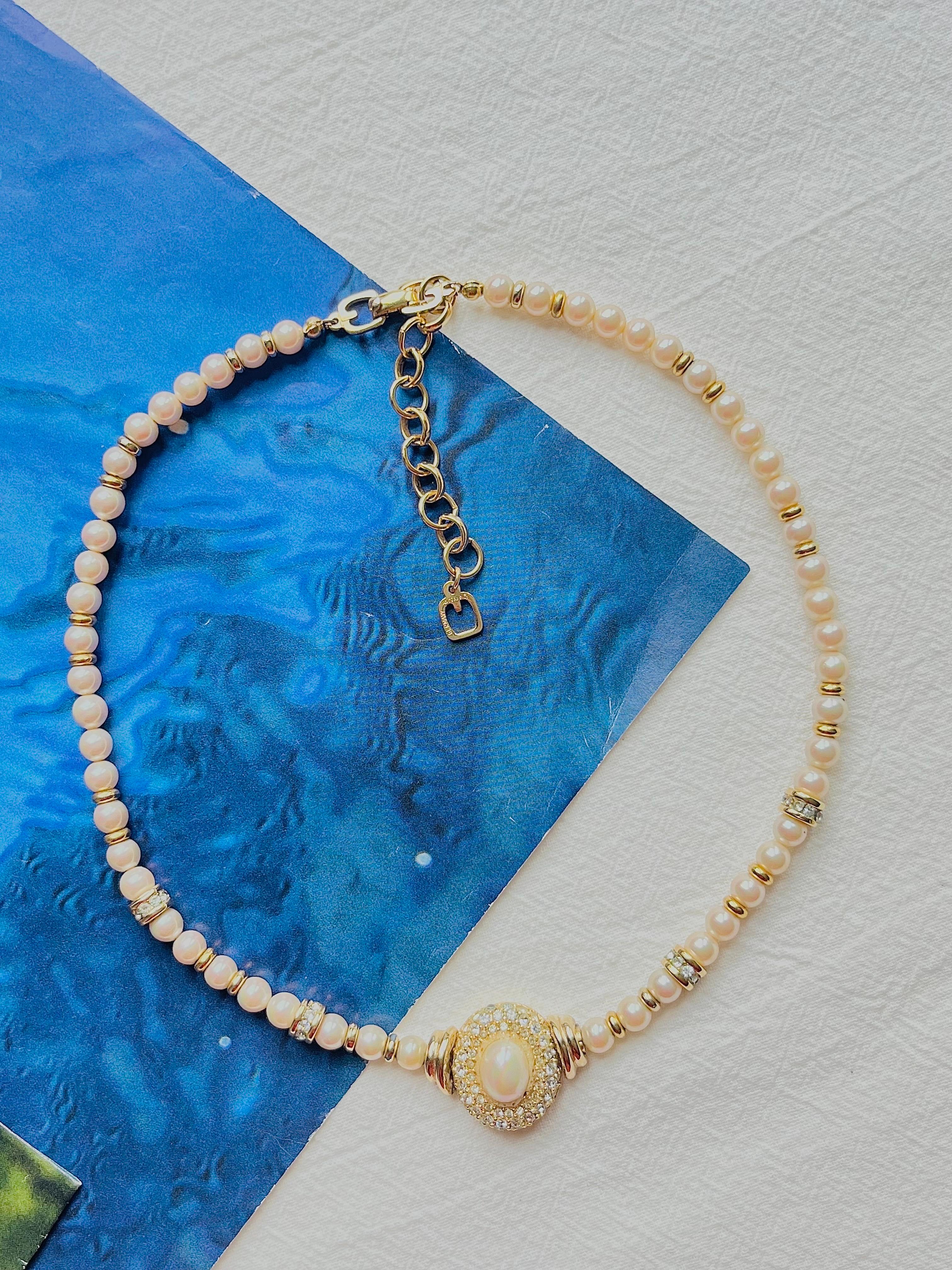 Women's or Men's Christian Dior GROSSE 1960s White Oval Crystals Pendant Beaded Pearls Necklace For Sale