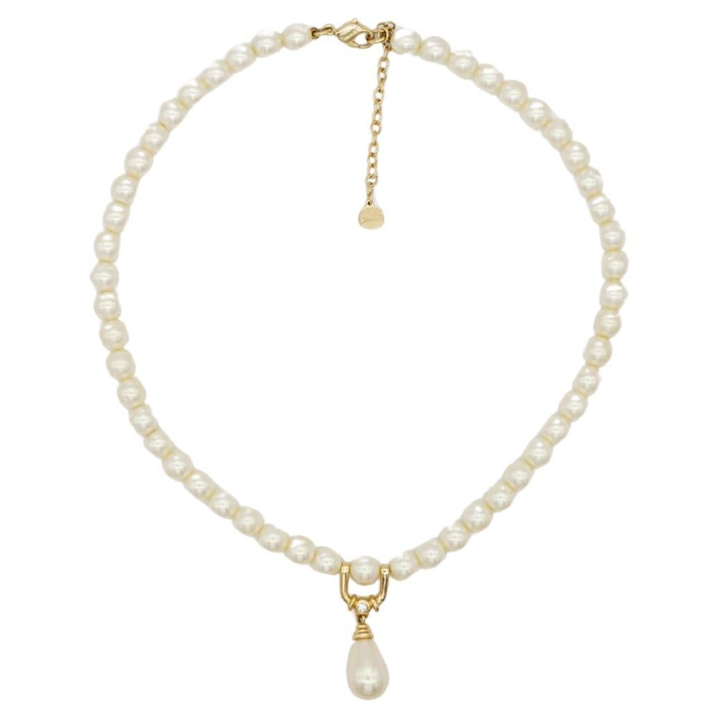 Christian Dior GROSSE 1960er Jahre Weiße Perlen Wassertropfen-Anhänger Kristalle Halskette im Angebot