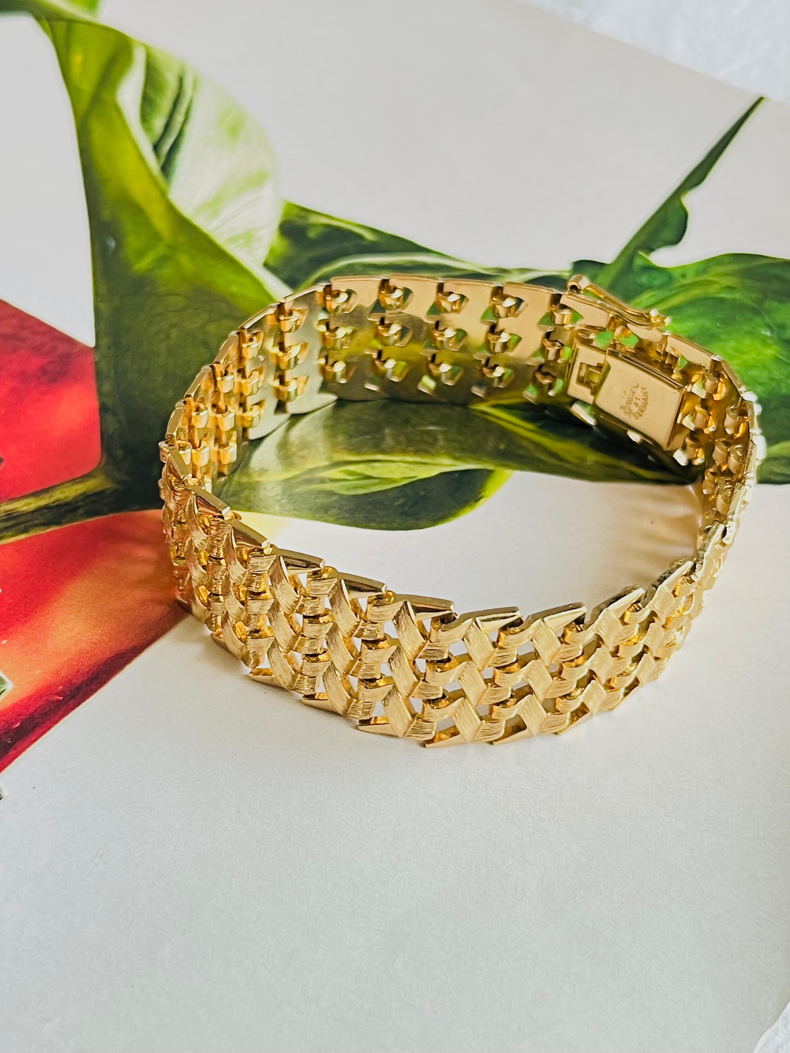 Women's or Men's Christian Dior GROSSE 1961 Chevron Brick Link Interlock Modernist Gold Bracelet