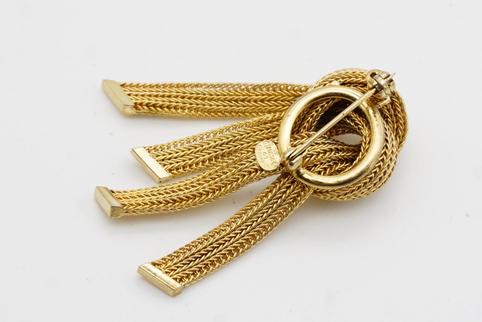 Christian Dior GROSSE 1961, broche en maille avec nœud double rayé et pampilles en vente 7