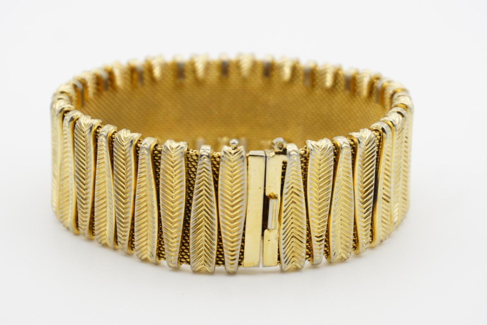 Christian Dior GROSSE 1961 Long Leaf Interlaced Mesh Woven Chunky Gold Bracelet 10