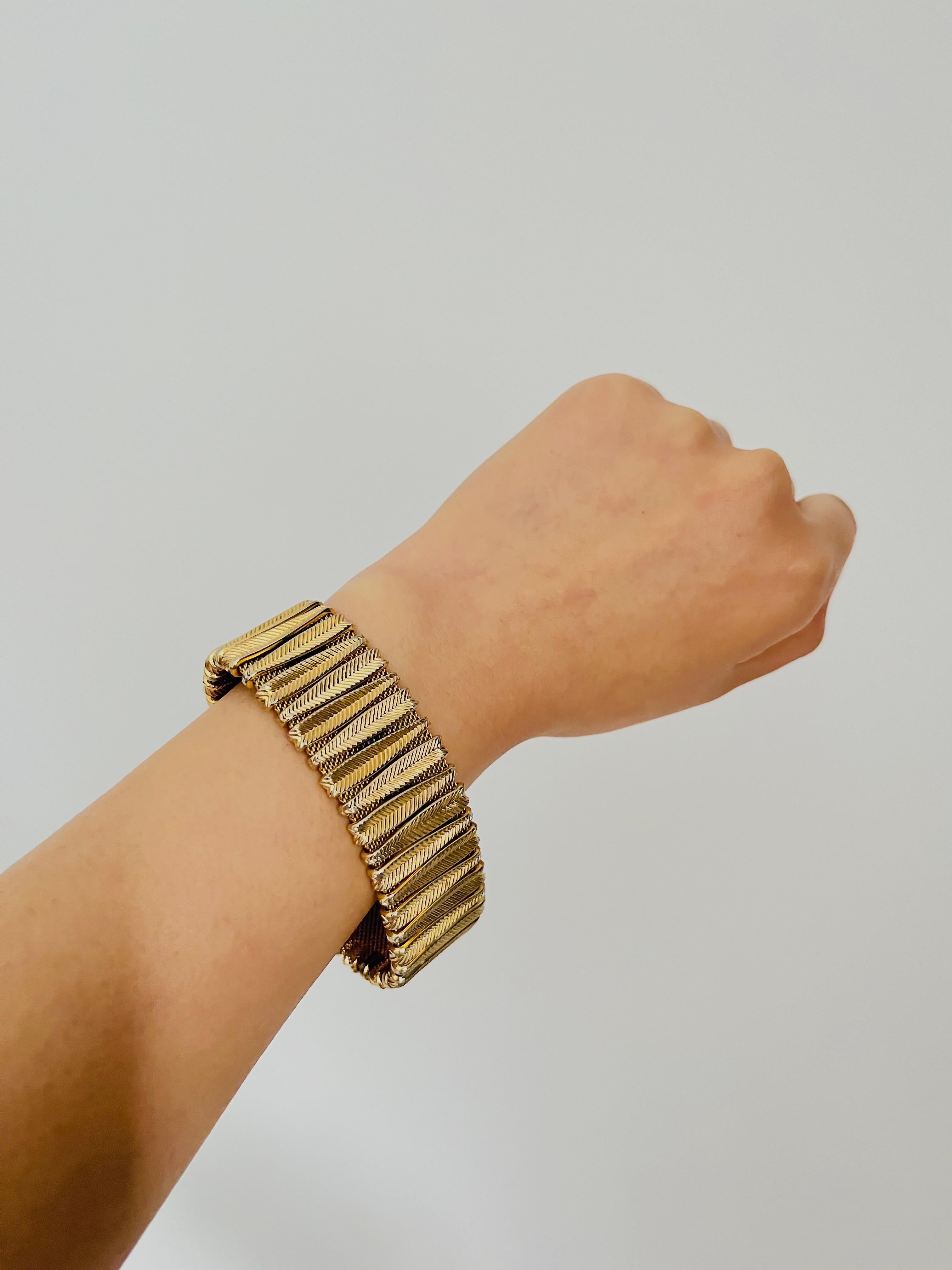 Women's or Men's Christian Dior GROSSE 1961 Long Leaf Interlaced Mesh Woven Chunky Gold Bracelet