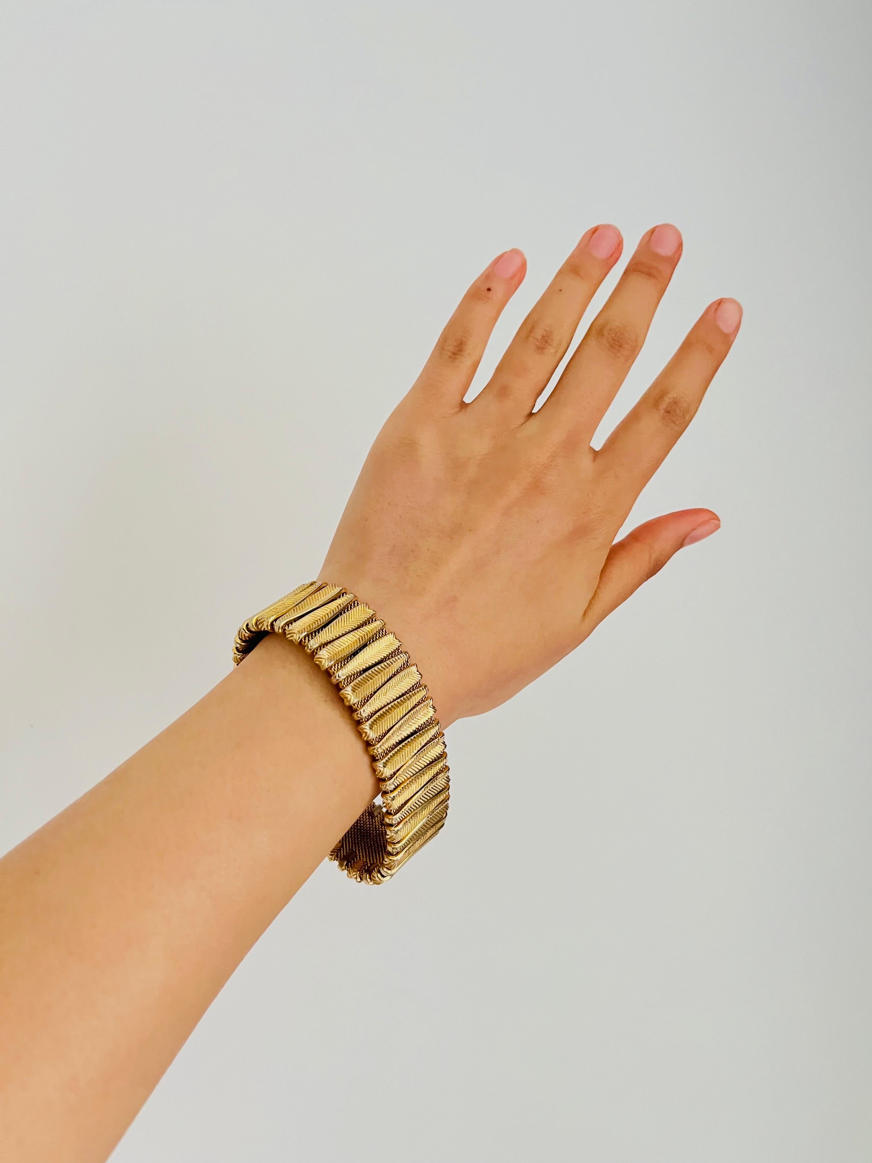 Christian Dior GROSSE 1961 Long Leaf Interlaced Mesh Woven Chunky Gold Bracelet 1