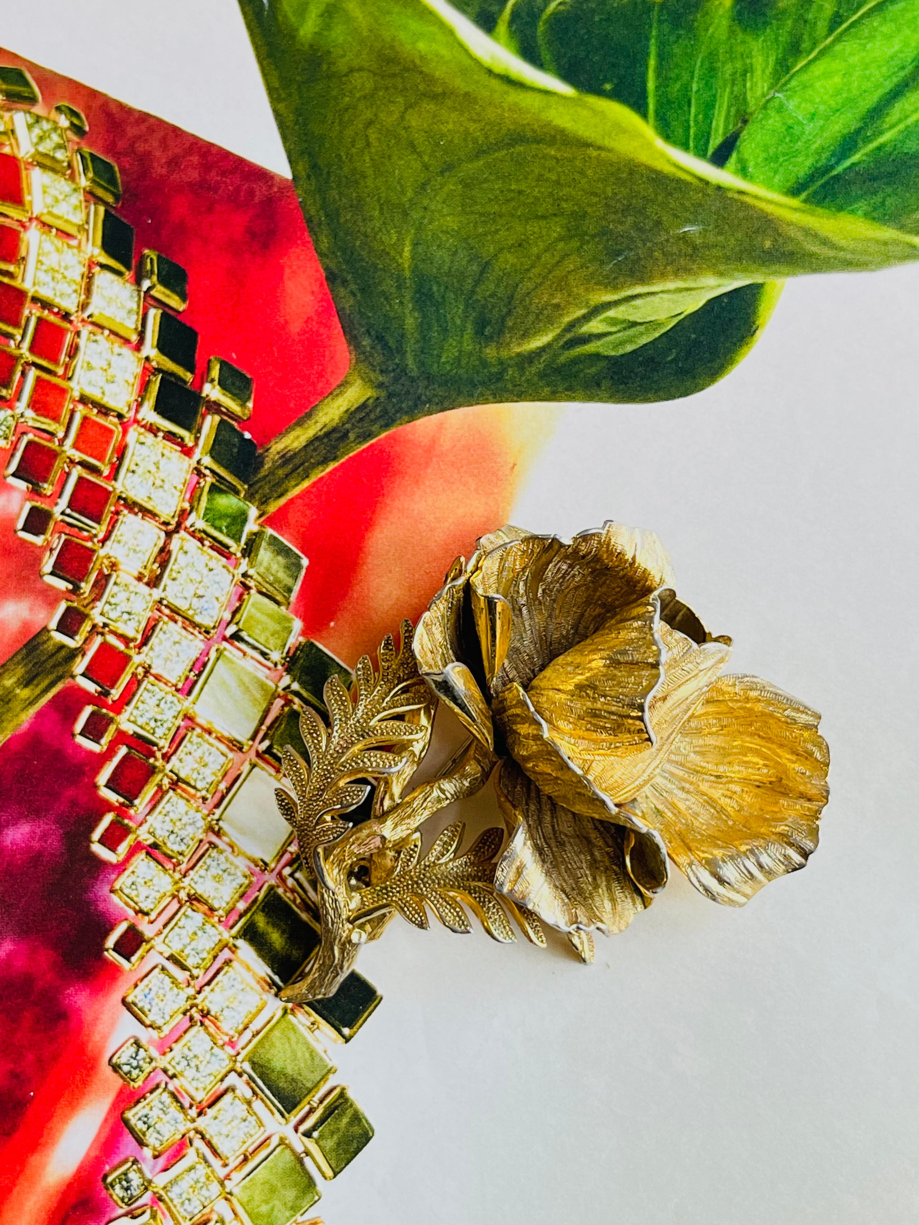 Christian Dior GROSSE 1961 Vintage Large 3D Vivid Rose Blossom Leaf Gold Brooch en vente 1
