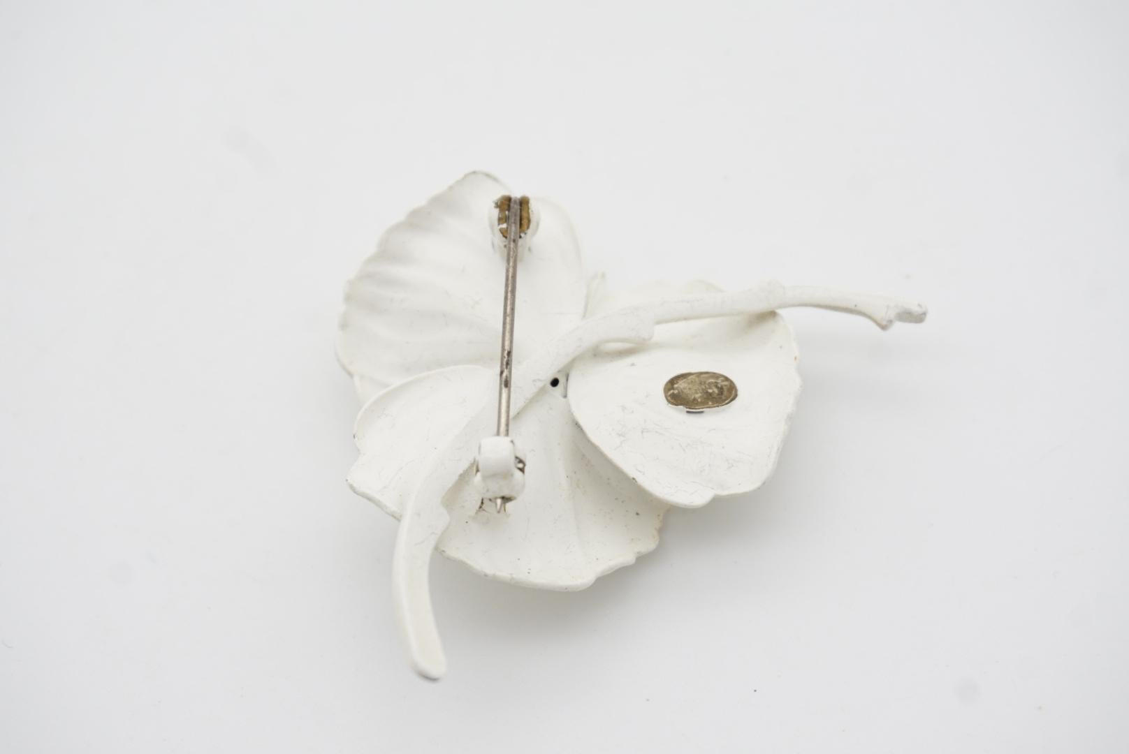 Christian Dior GROSSE 1961 Vintage Swirl White Trio Clover Flower Leaf Brooch For Sale 7