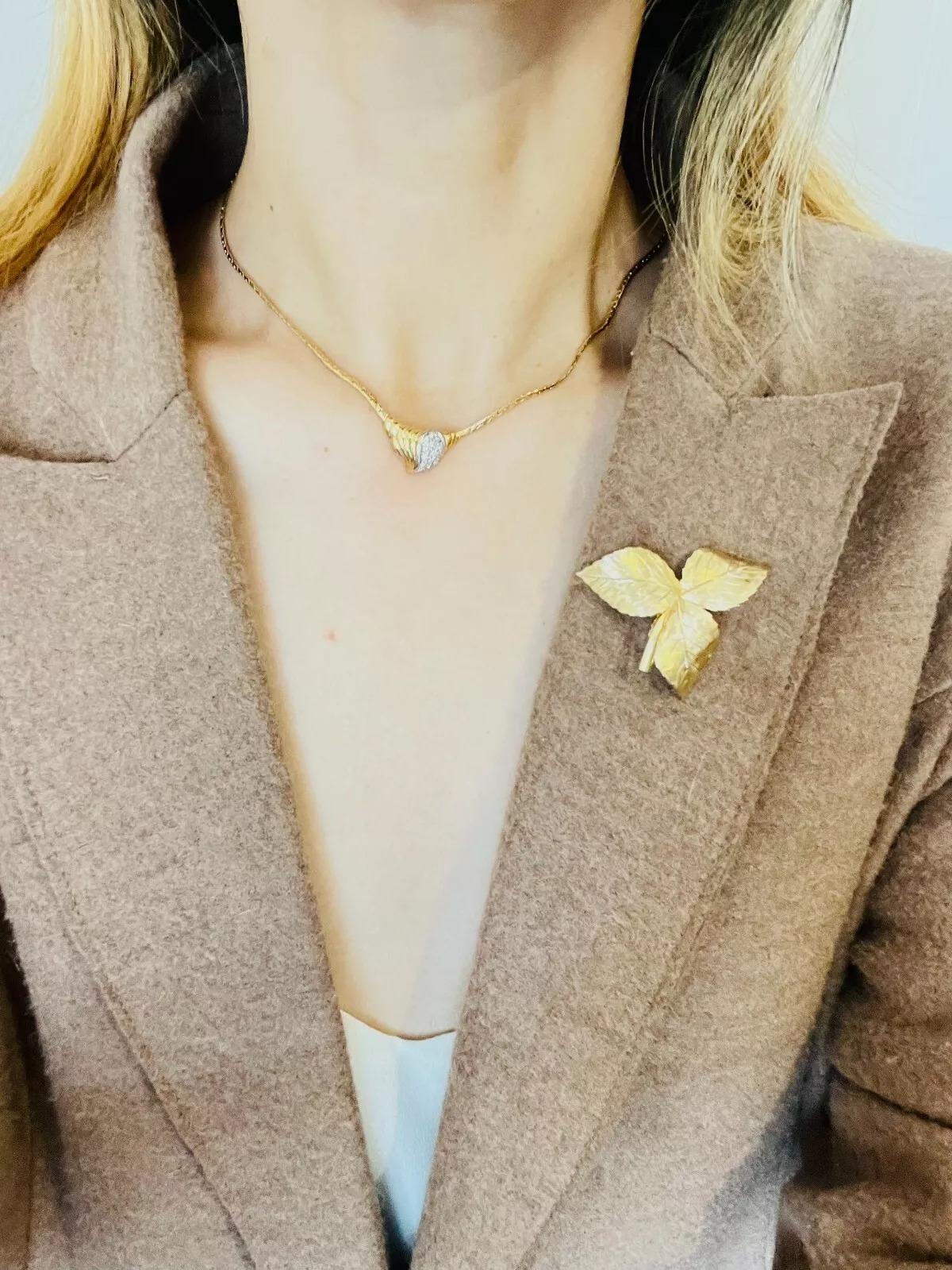 da uomo o donna Christian Dior GROSSE 1961 Trio d'epoca con foglie ondulate e vorticose, spilla in oro in vendita