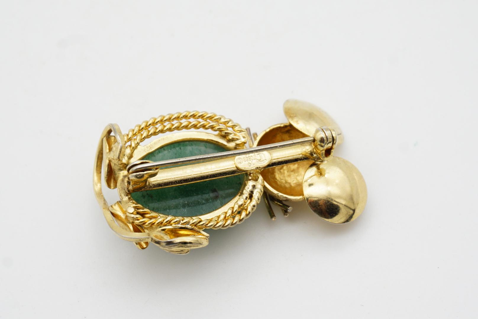 Christian Dior GROSSE 1961 Vintage Vivid Green Emerald Mickey Mouse Gold Brooch For Sale 5