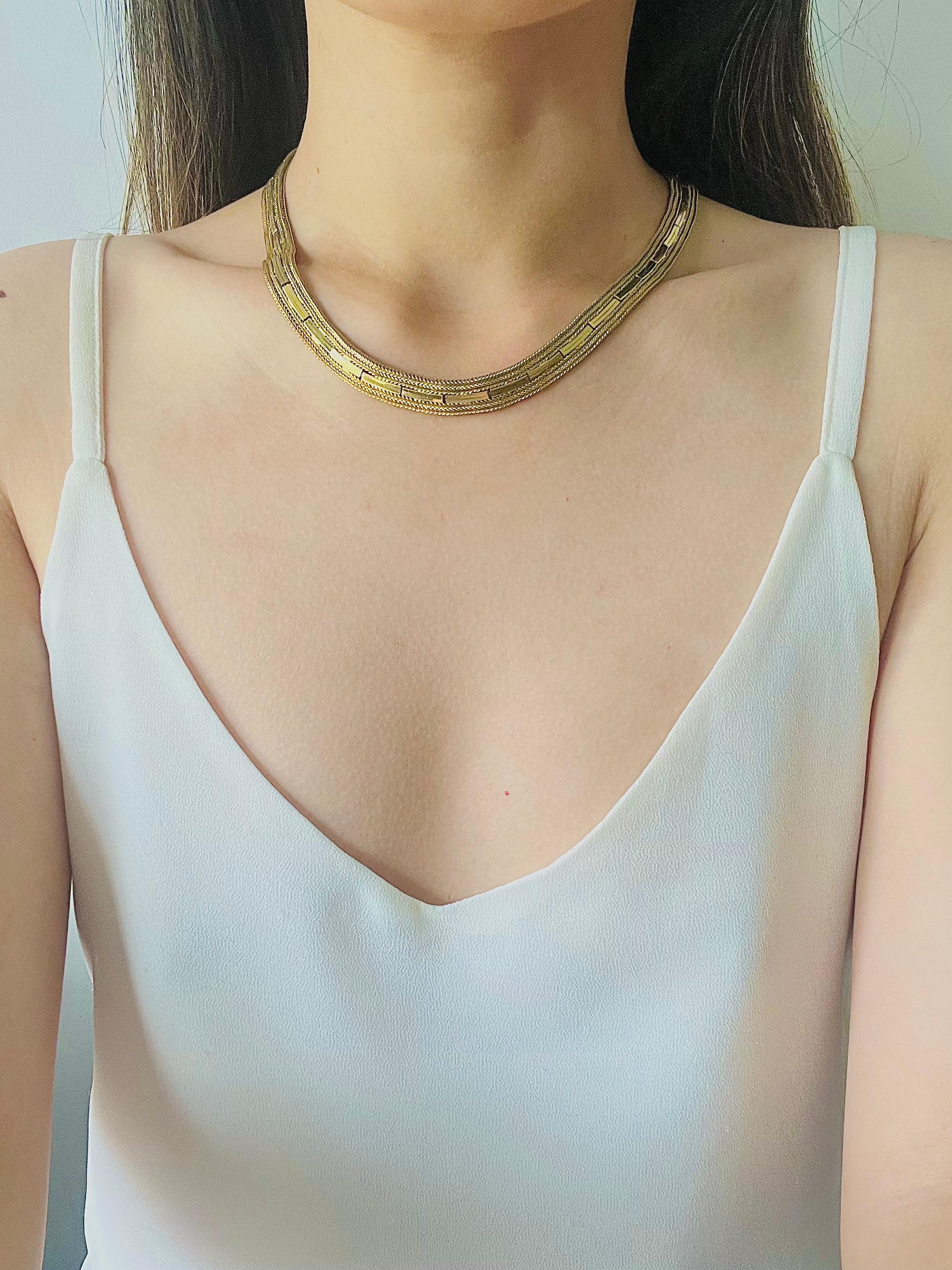 Christian Dior GROSSE 1961 Vintage Woven Interlinked Herringbone Gold Necklace im Angebot 1