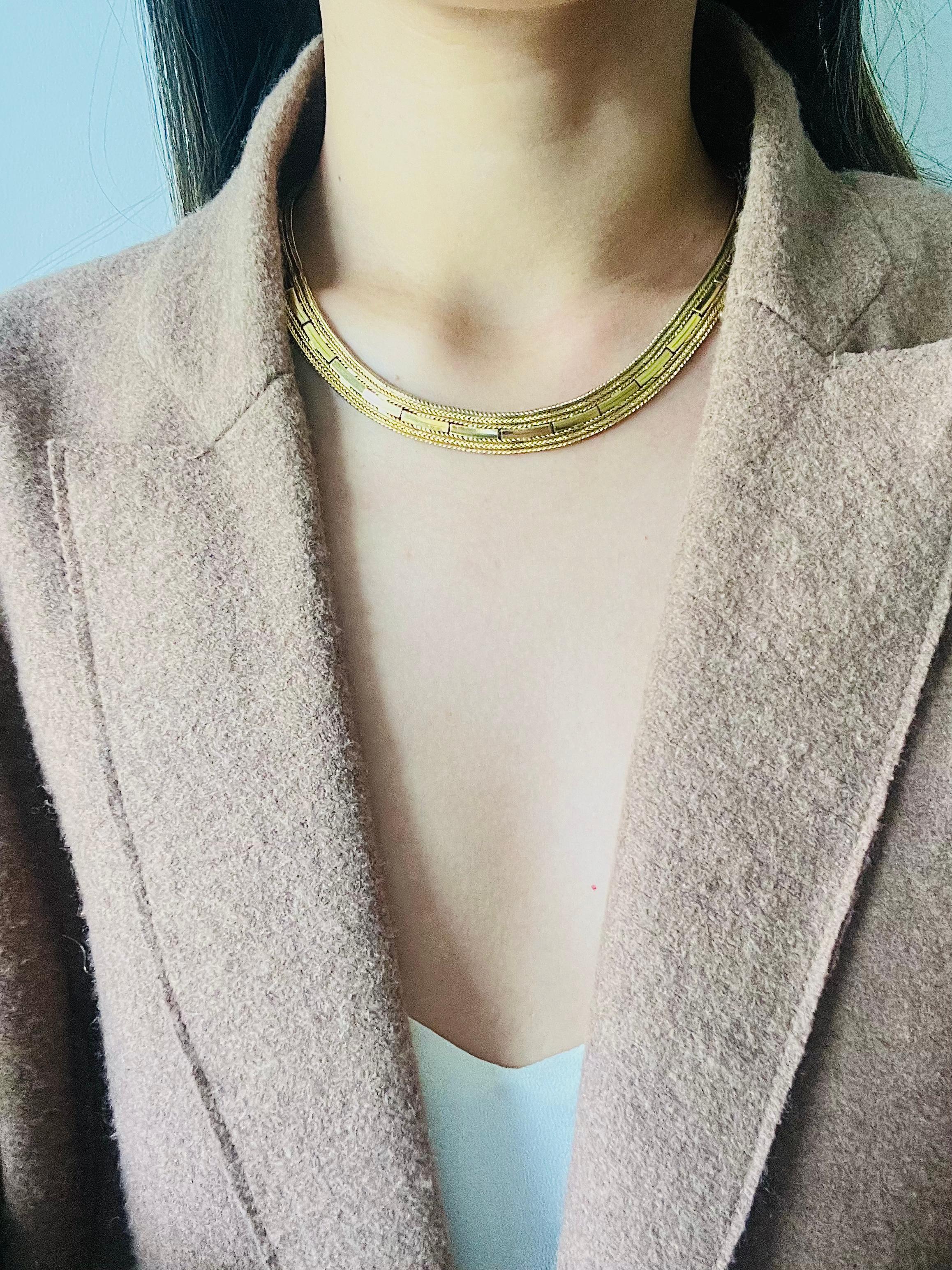Christian Dior GROSSE 1961 Vintage Woven Interlinked Herringbone Gold Necklace im Angebot 2