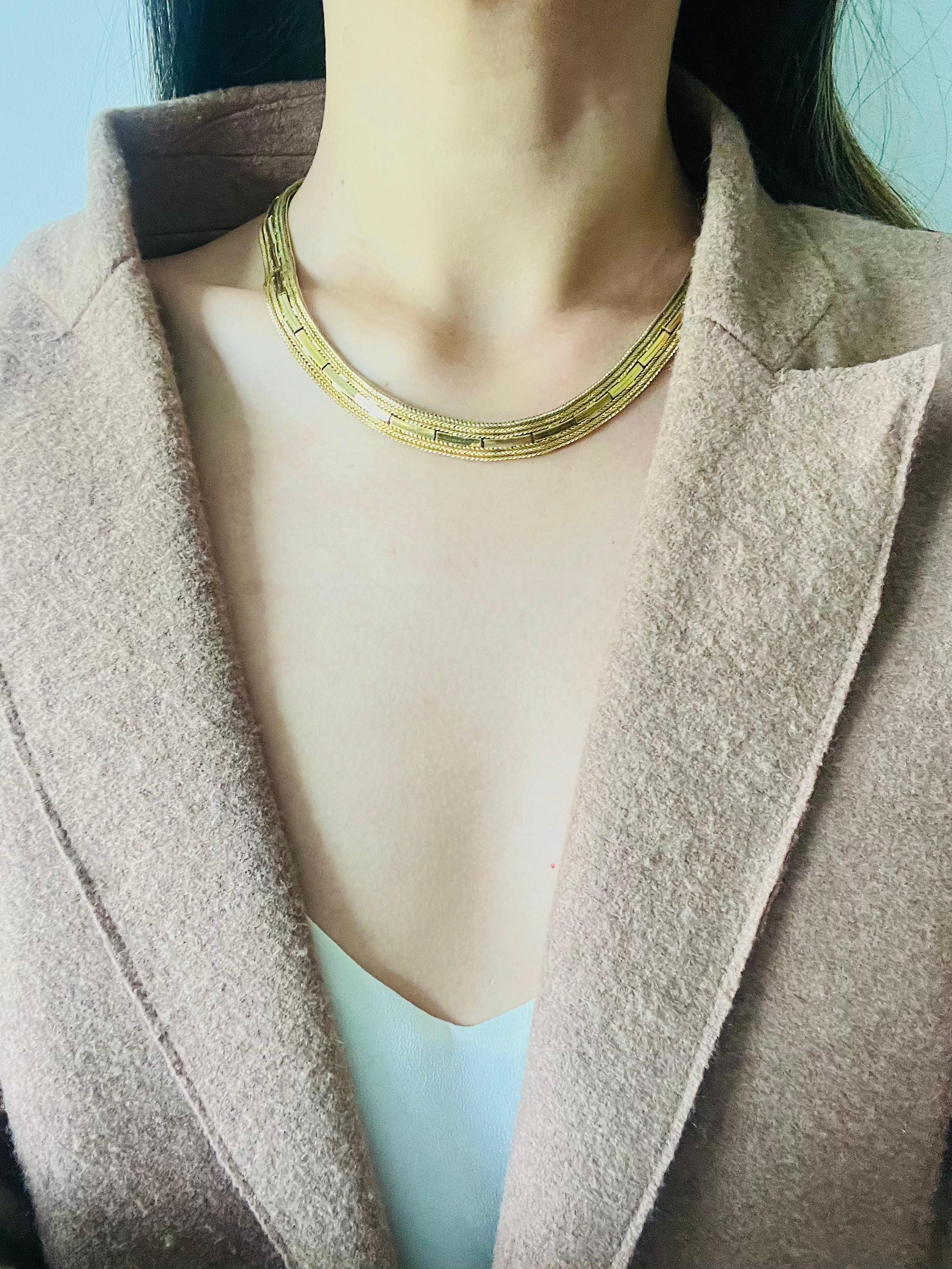 Christian Dior GROSSE 1961 Vintage Woven Interlinked Herringbone Gold Necklace im Angebot 3