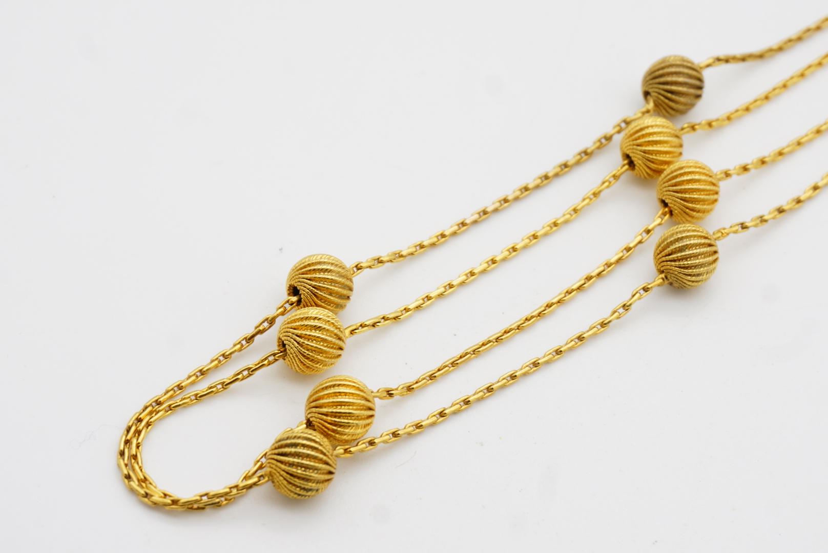 Christian Dior GROSSE 1962 Collana lunga in oro con charms a forma di sfere circolari in vendita 7