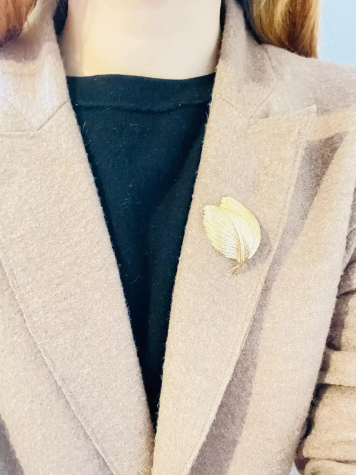 Christian Dior GROSSE 1962 Vintage Large Double Tropical Tree Leaf Gold Brosche im Angebot 1