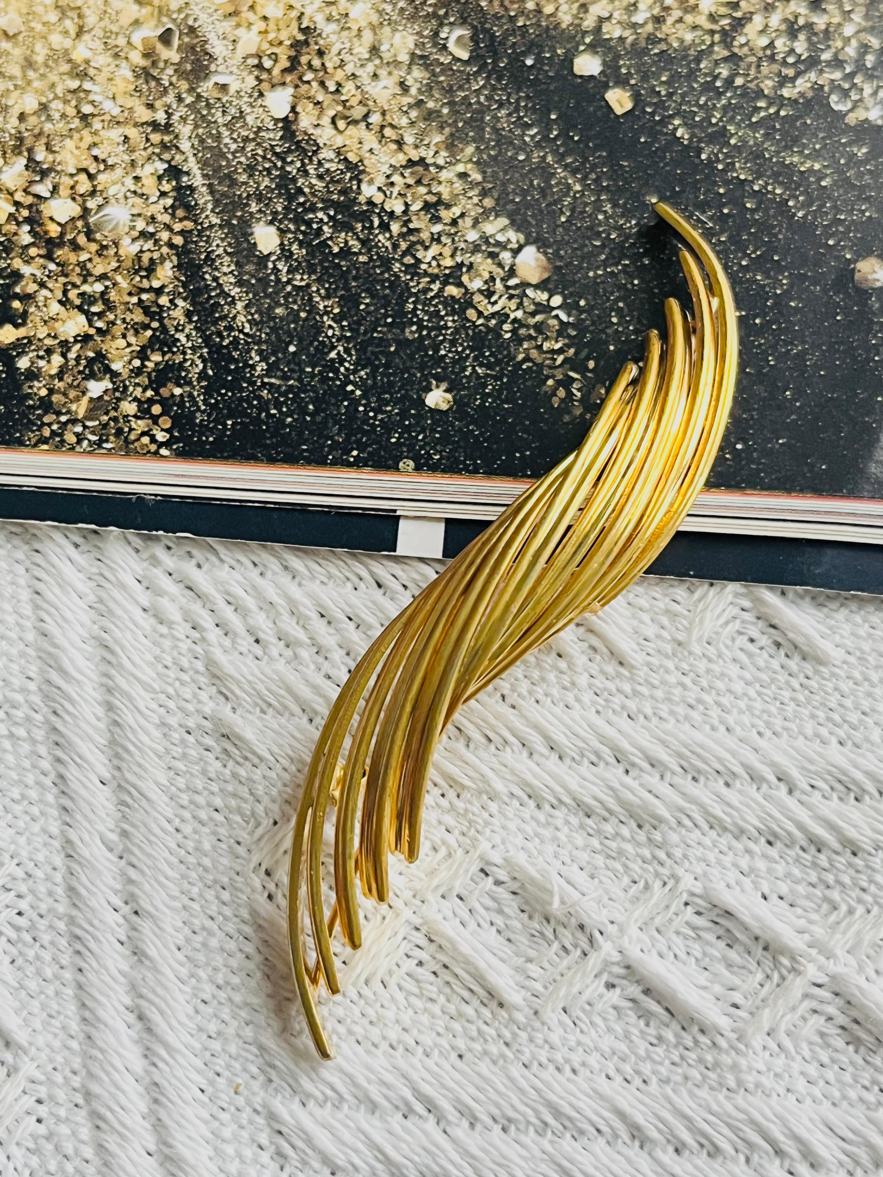 Women's or Men's Christian Dior GROSSE 1962 Vintage Long Modernist Spiral Lines Openwork Brooch For Sale