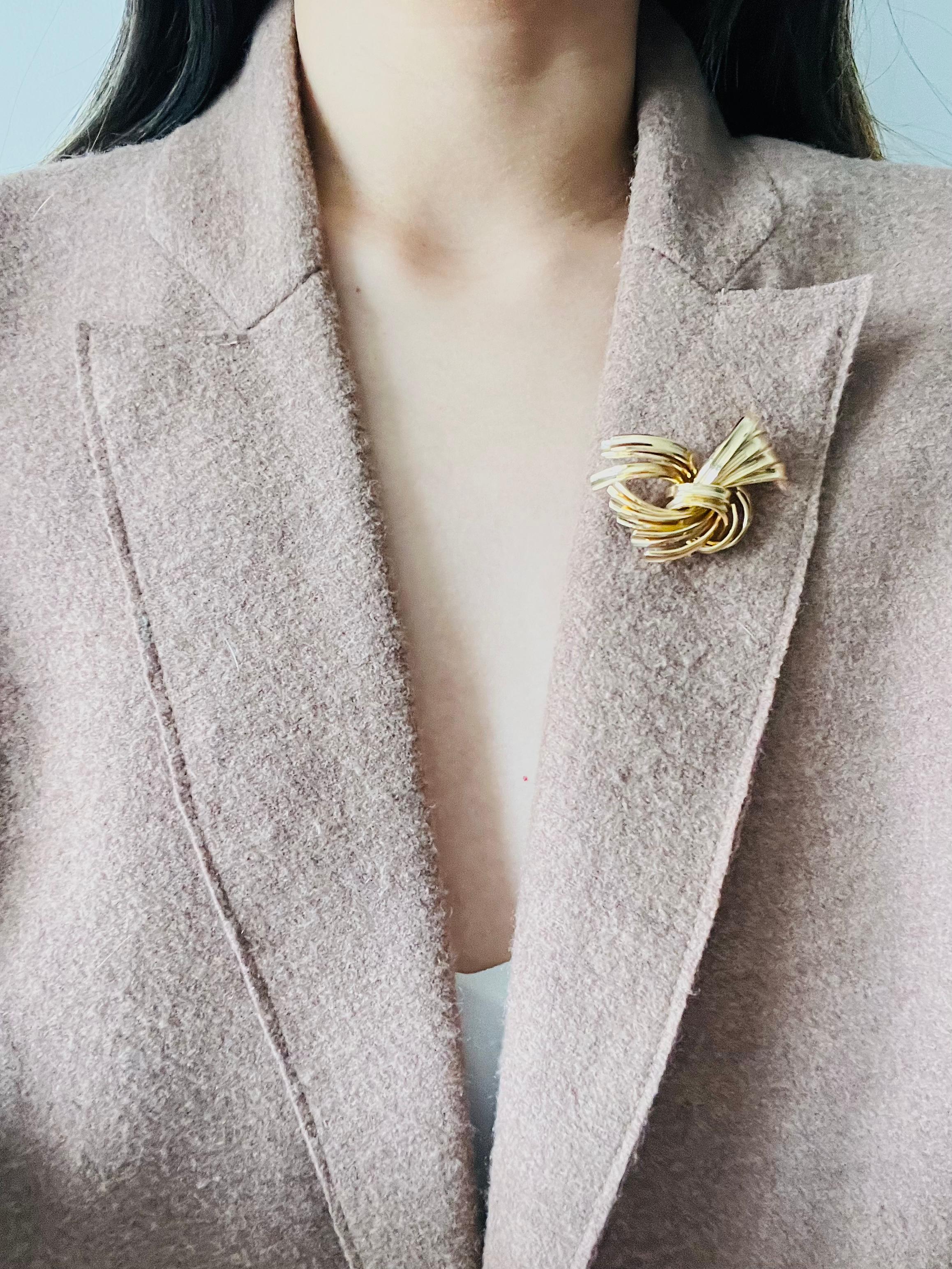 Women's or Men's Christian Dior GROSSE 1962 Vintage Modernist Interlocked Knot Fireworks Brooch