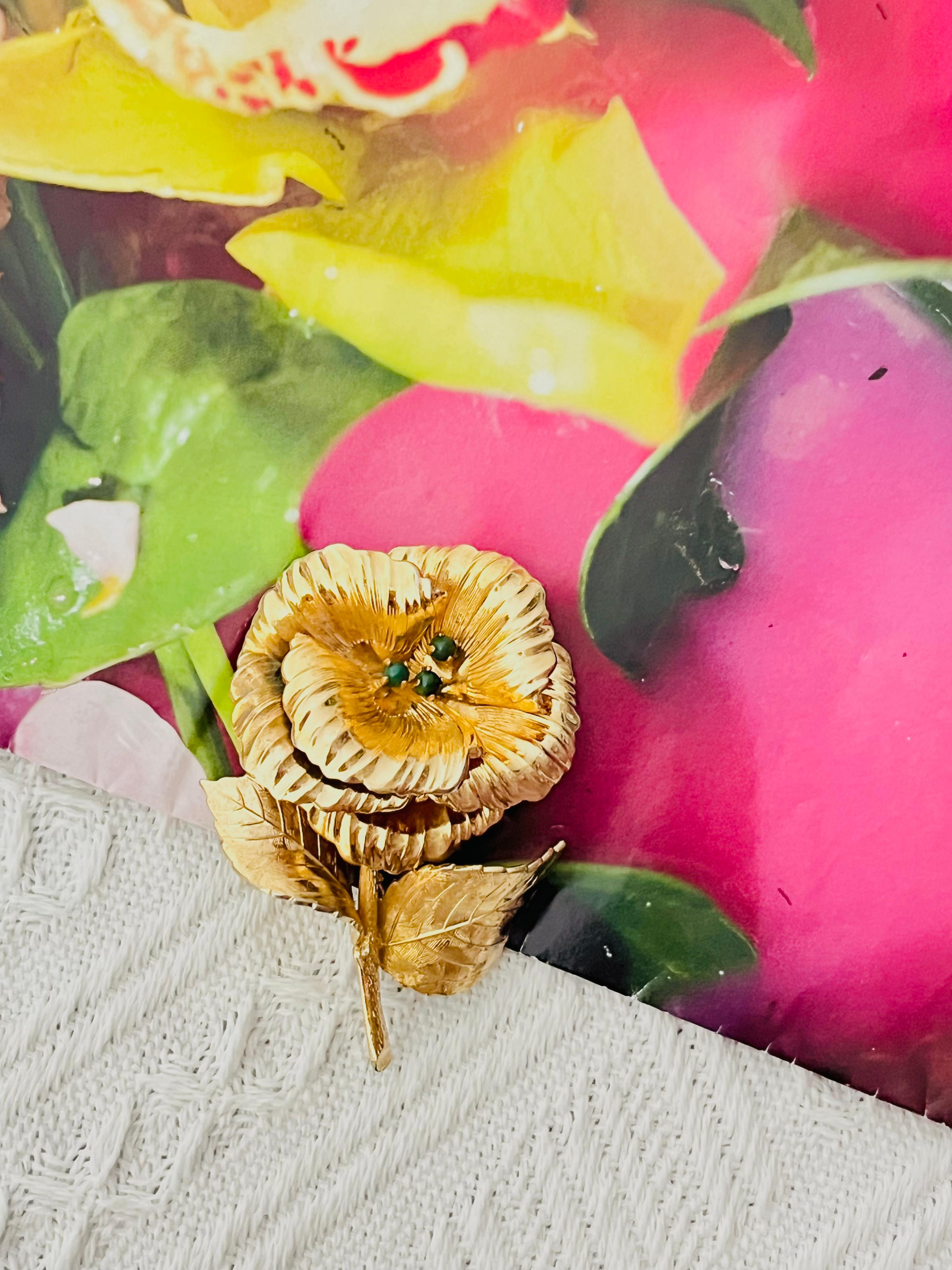 Christian Dior GROSSE 1963 Große Grüne Perlen Blüte Pfingstrose Rose Blume Brosche im Zustand „Gut“ im Angebot in Wokingham, England