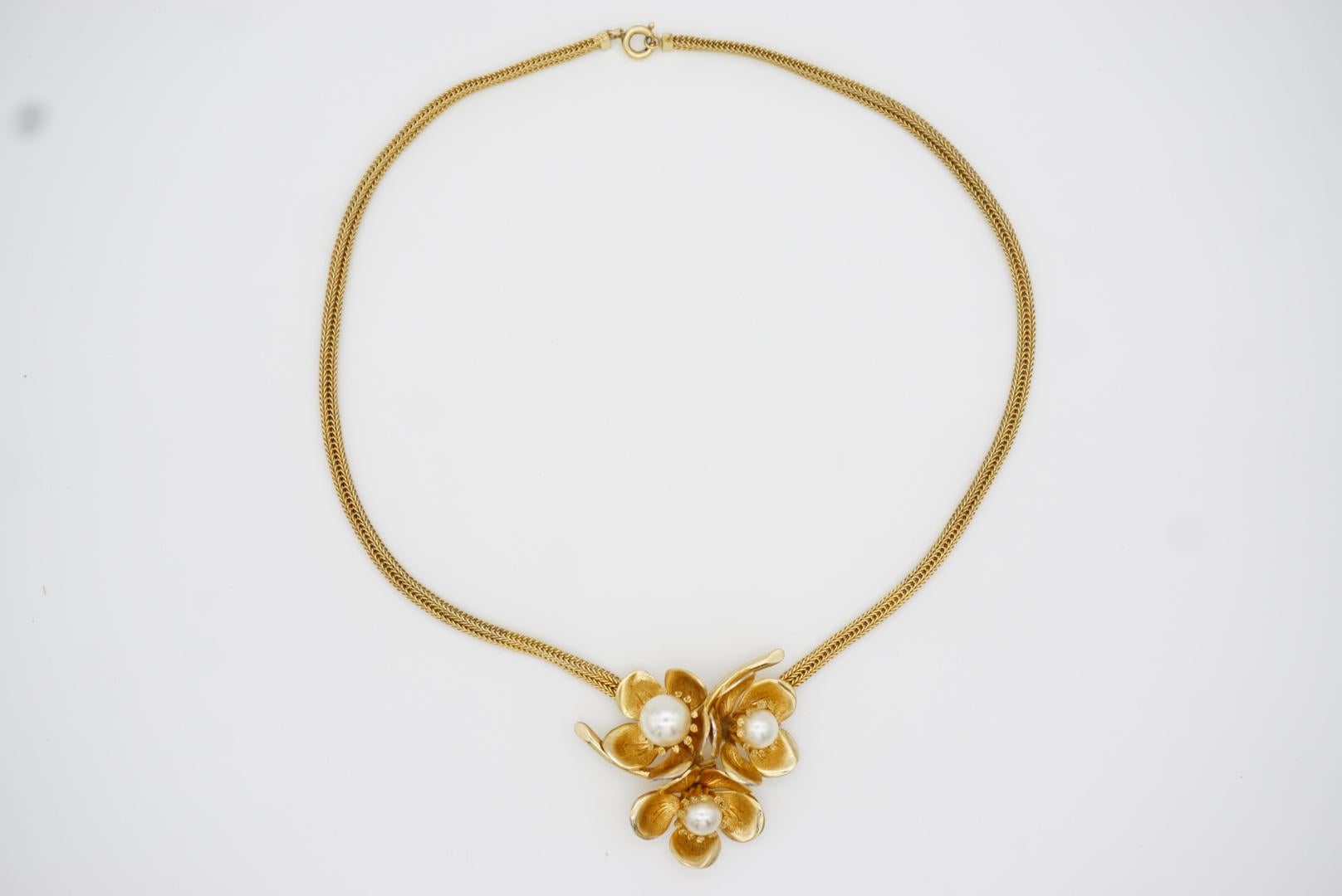 Christian Dior GROSSE 1963 Grande Trio di Perle Bianche Collana Floreale Fior di Prugna in vendita 6