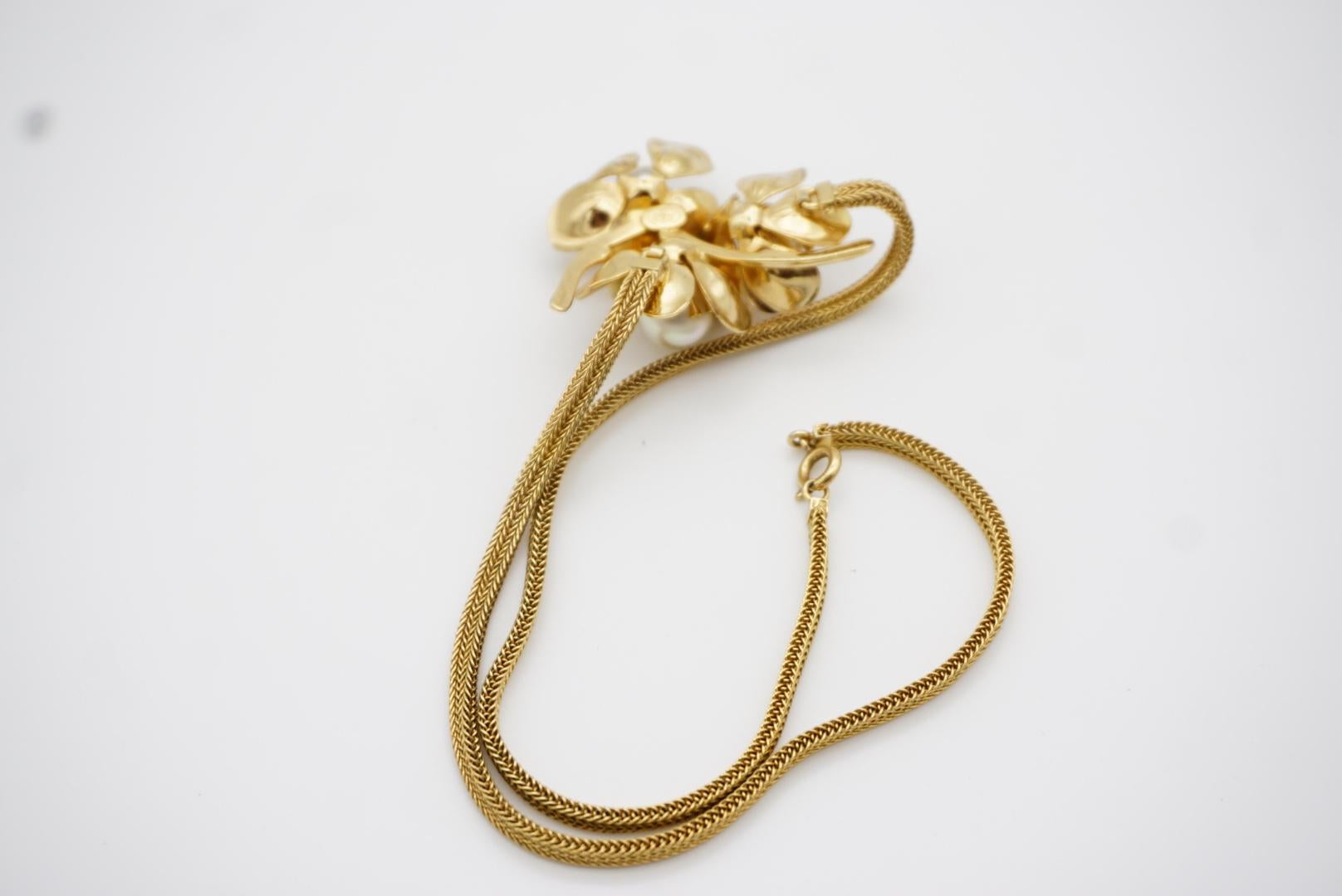 Christian Dior GROSSE 1963 Gran Trío Perlas Blancas Collar Floral Flor de Ciruelo en venta 11