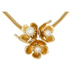 Christian Dior GROSSE 1963 Große Trio Weiß Perlen Pflaumenblütenblumen-Blumen-Halskette