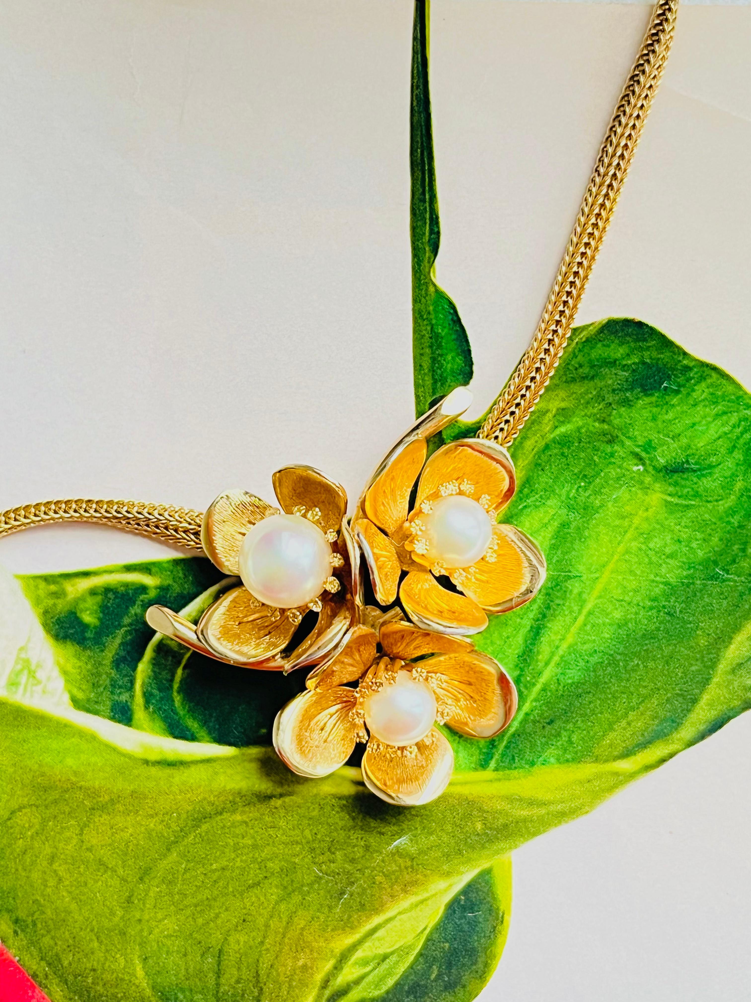 Christian Dior GROSSE 1963 Gran Trío Perlas Blancas Collar Floral Flor de Ciruelo Art Decó en venta