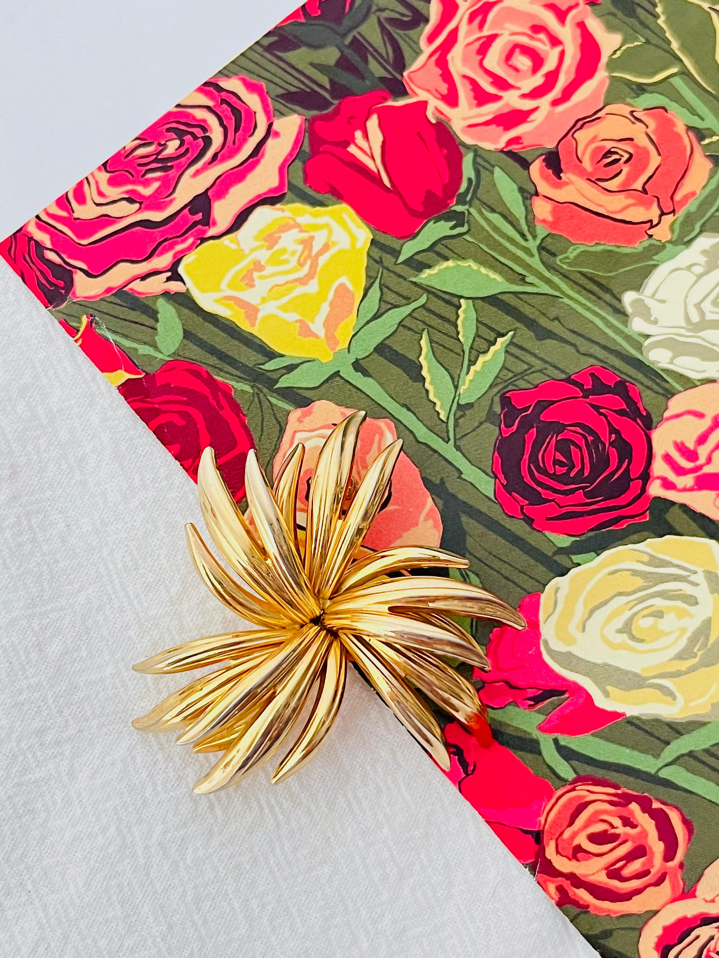 Christian Dior GROSSE 1963 Vintage Large Flourish Flower Layer Trio Leaf Brooch In Good Condition In Wokingham, England