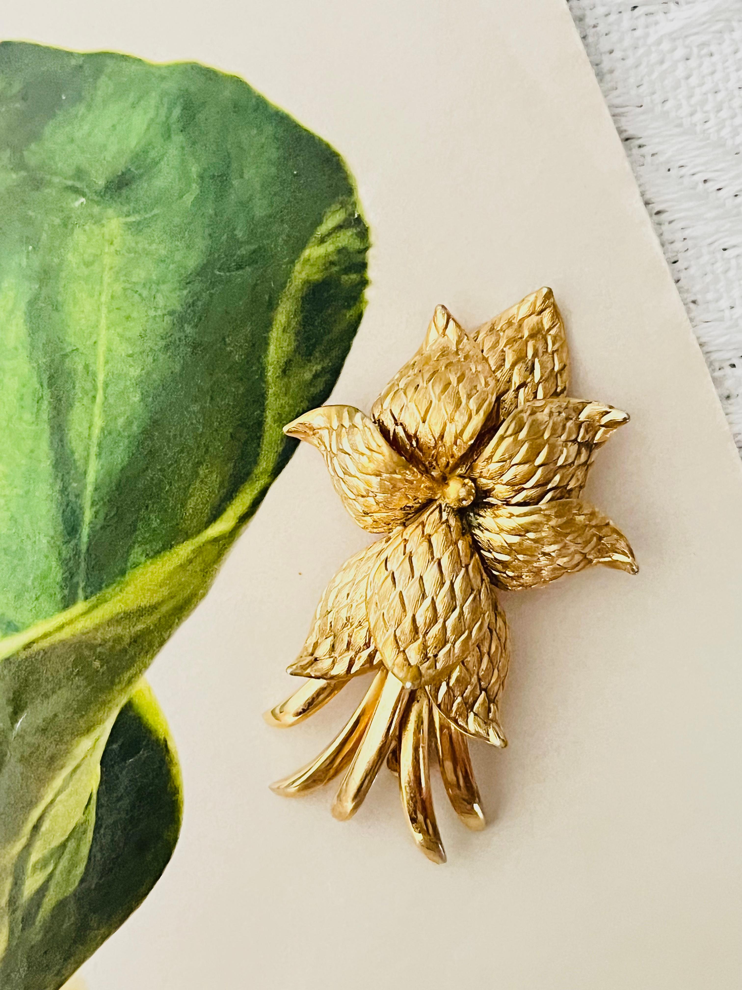 Christian Dior GROSSE 1963 Vintage Long Curled Flower Blossom Pinecone Brooch In Good Condition For Sale In Wokingham, England