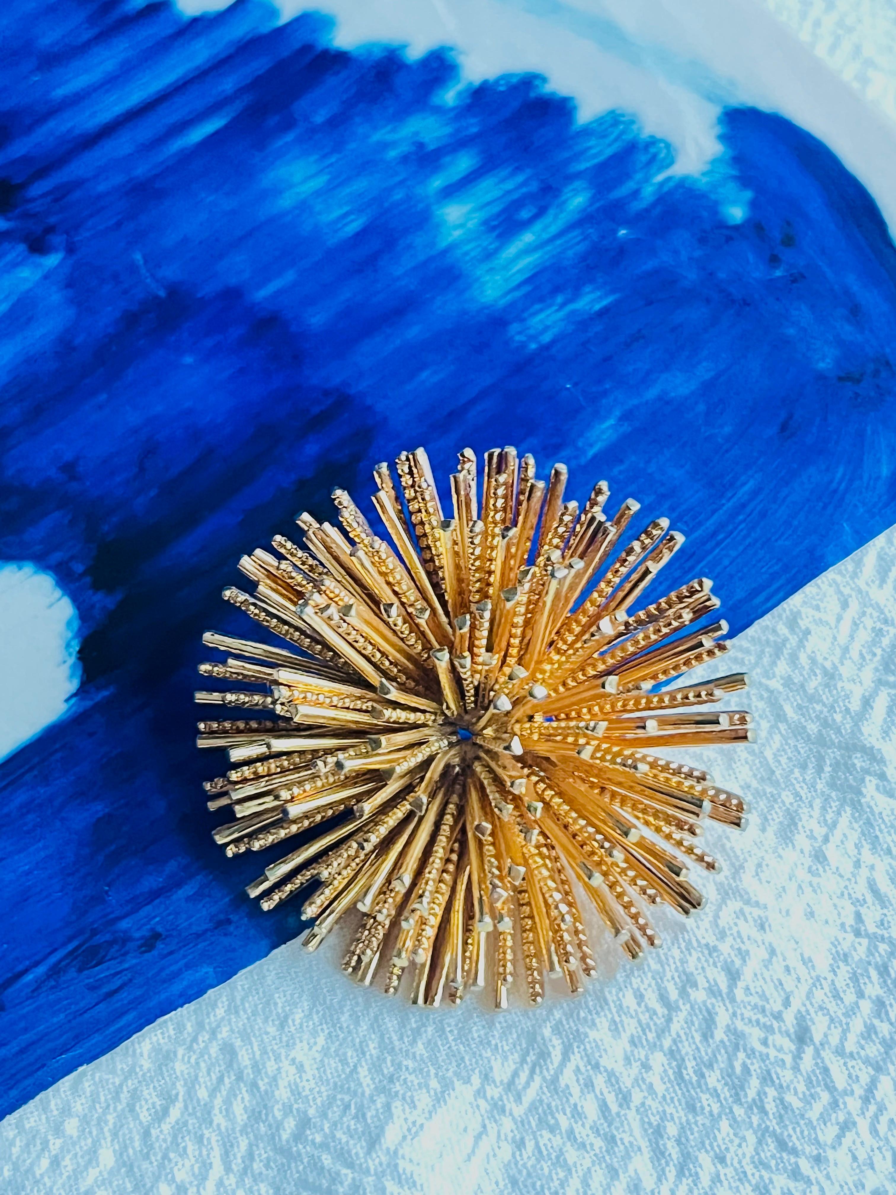 Christian Dior GROSSE 1963 Vintage Sunburst Sputnik Layers Round Rope Brooch In Good Condition For Sale In Wokingham, England