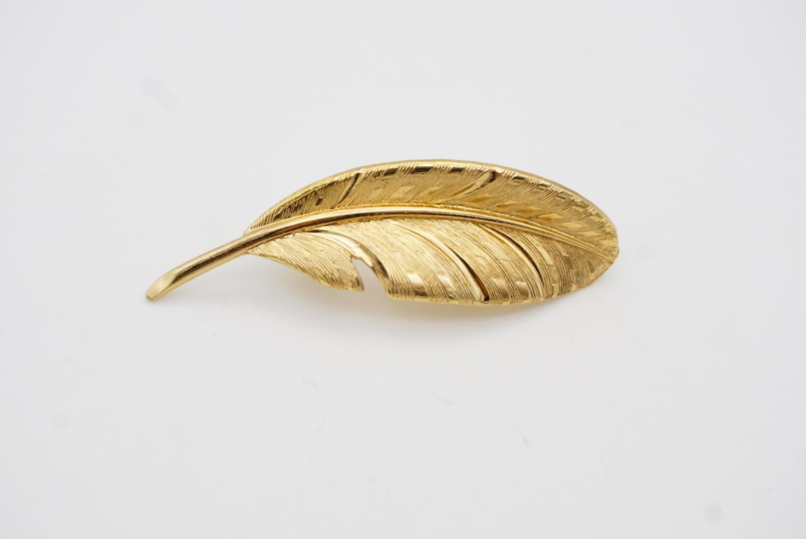 Christian Dior GROSSE 1963 Vintage Vivid Modernist Long Leaf Gold Palm Brooch For Sale 6