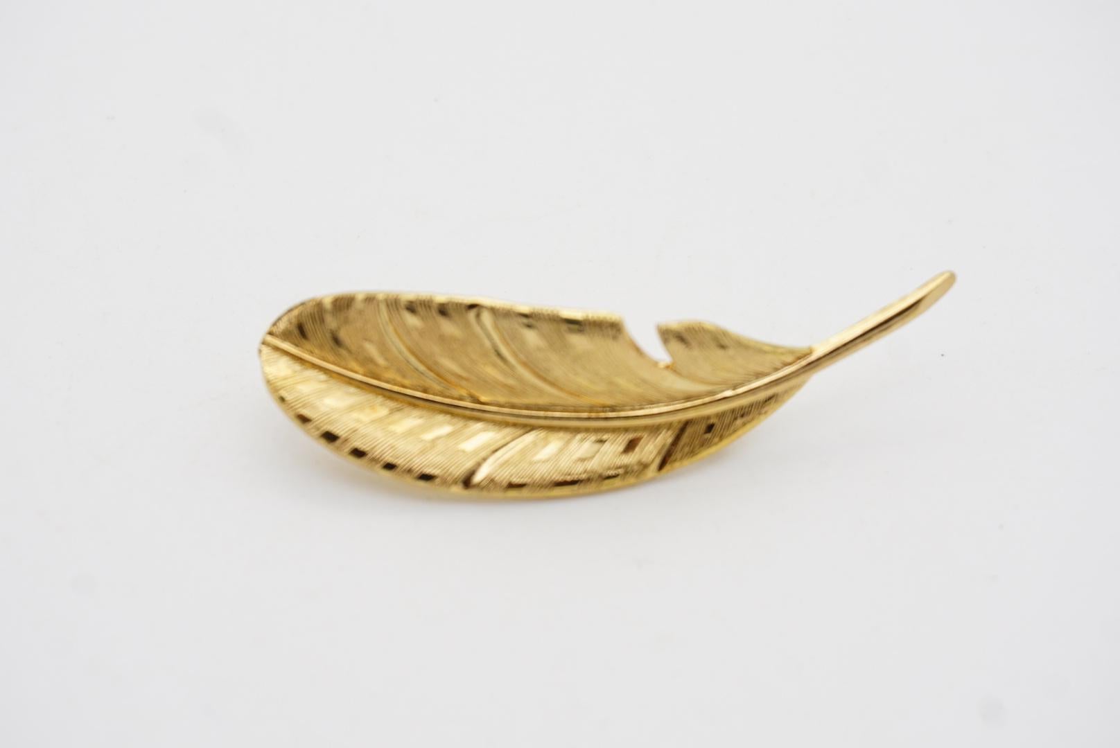 Christian Dior GROSSE 1963 Vintage Vivid Modernist Long Leaf Gold Palm Brooch For Sale 7