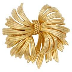 Christian Dior GROSSE 1964 Double Layer Flourish Tassel Flower Brooch Pendant