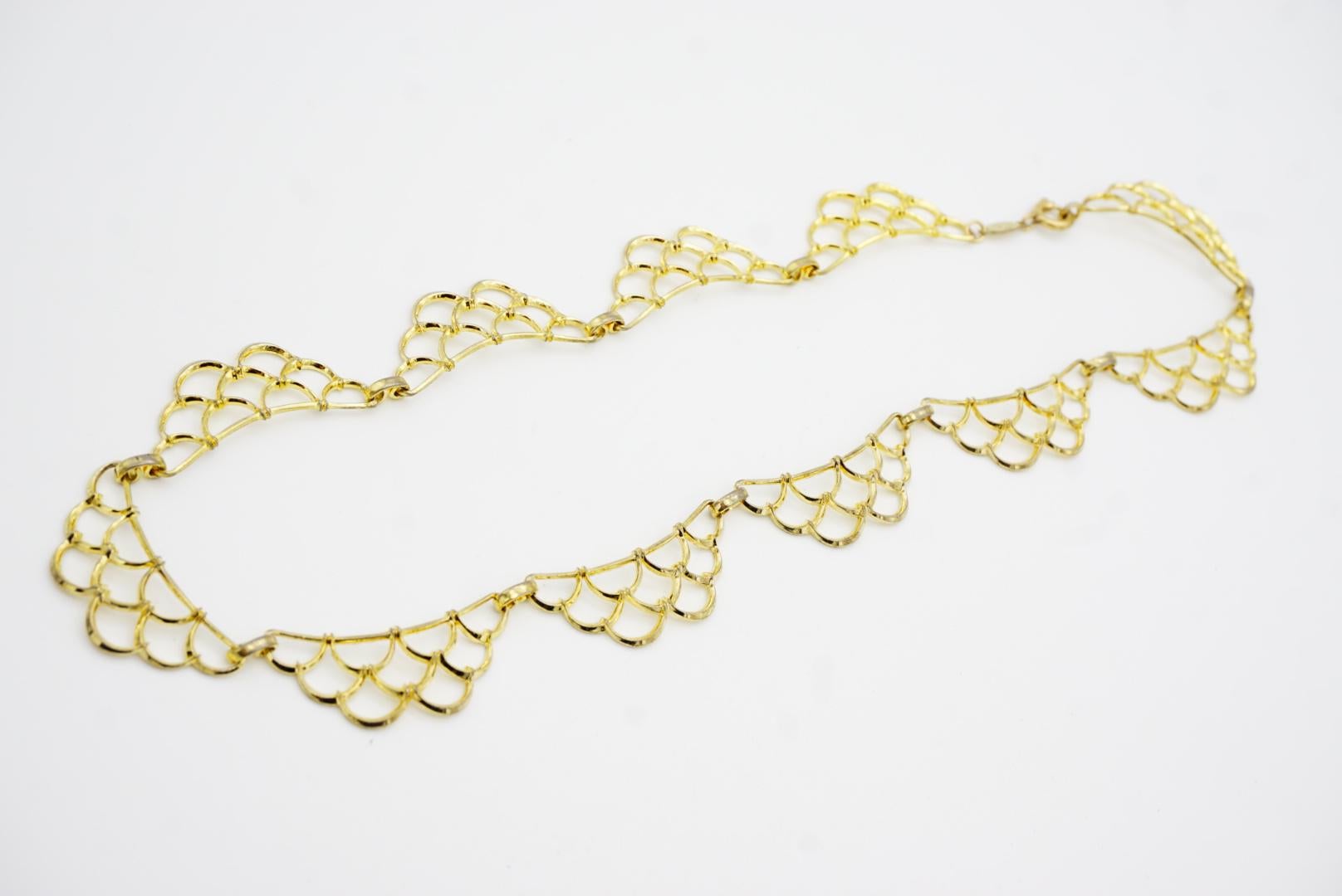 Christian Dior GROSSE 1964 Fish Scales Bib Curved Belly Circle Layer Necklace For Sale 3