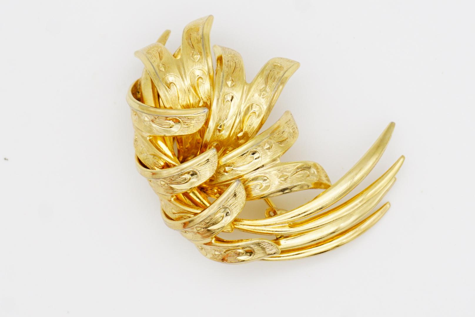 Christian Dior GROSSE 1964 Vintage Abstracted Interlocked Rope Modernist Brooch For Sale 5