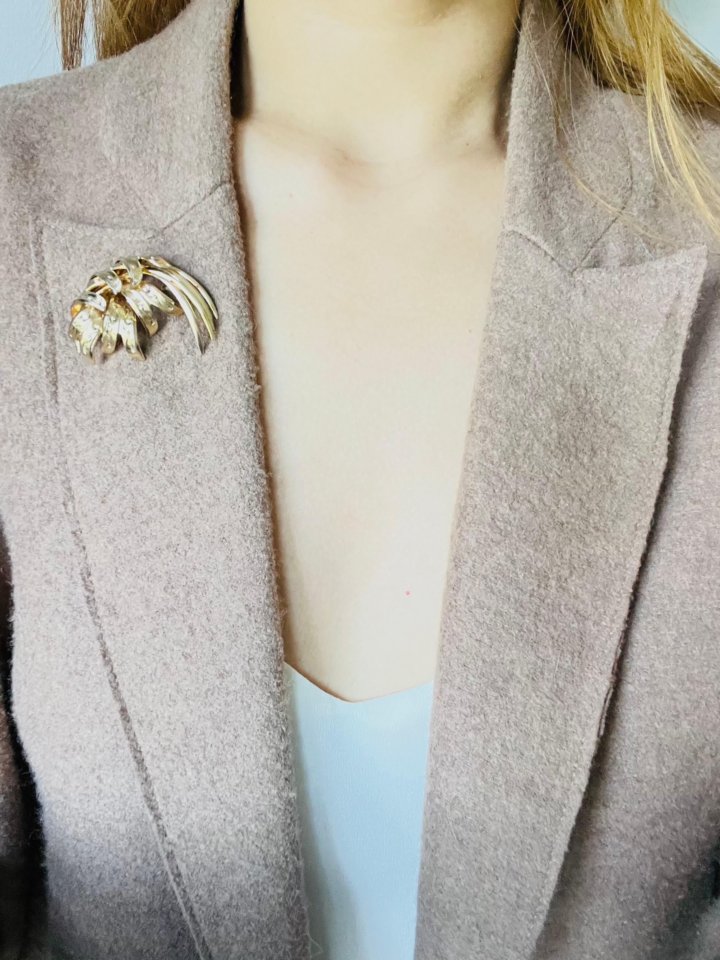 Christian Dior GROSSE 1964 Vintage Abstracted Interlocked Rope Modernist Brooch For Sale 3