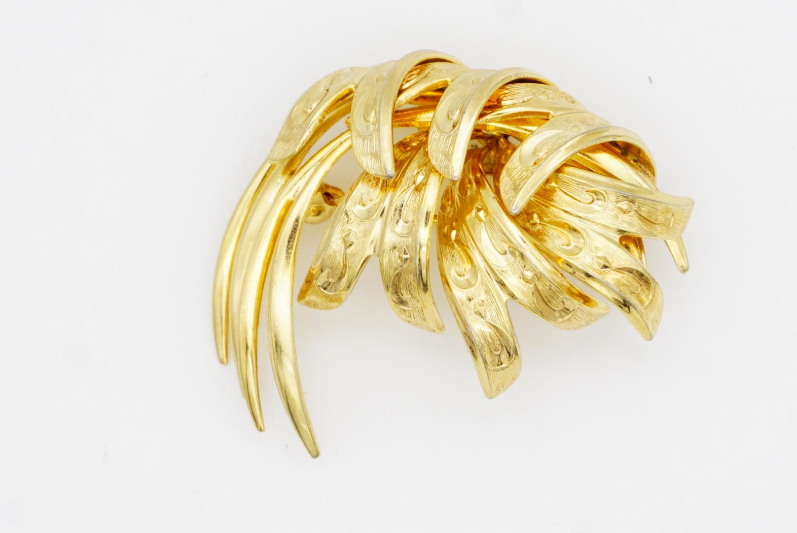 Christian Dior GROSSE 1964 Vintage Abstracted Interlocked Rope Modernist Brooch For Sale 4